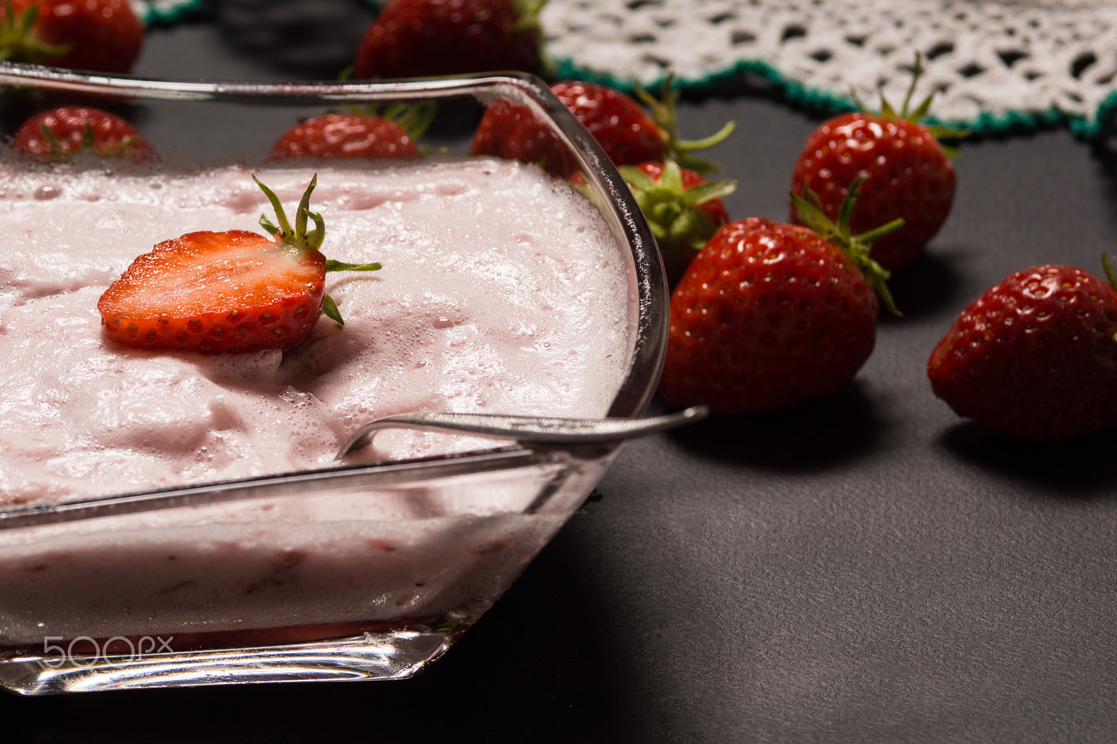 Sony SLT-A77 + Sony 100mm F2.8 Macro sample photo. Strawberry smoothie. photography