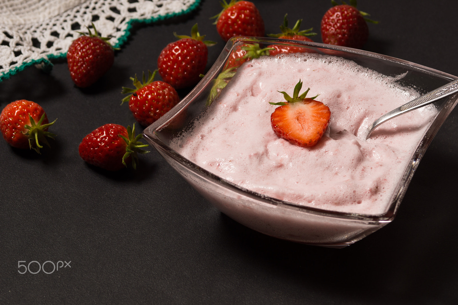 Sony SLT-A77 + Sony 100mm F2.8 Macro sample photo. Strawberry smoothie. photography