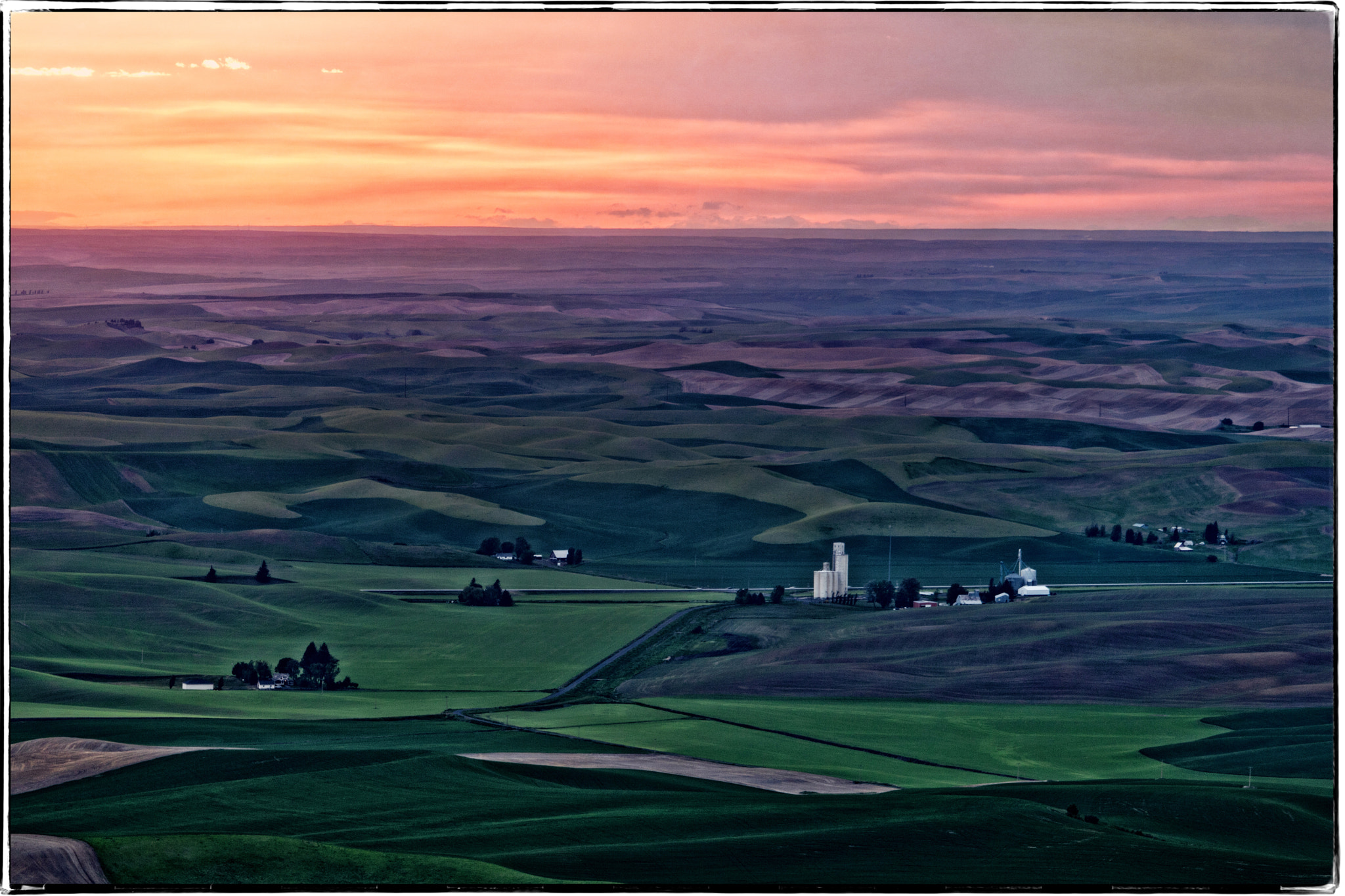 Canon EOS 760D (EOS Rebel T6s / EOS 8000D) + Canon EF-S 55-250mm F4-5.6 IS STM sample photo. Sunset on the palouse photography
