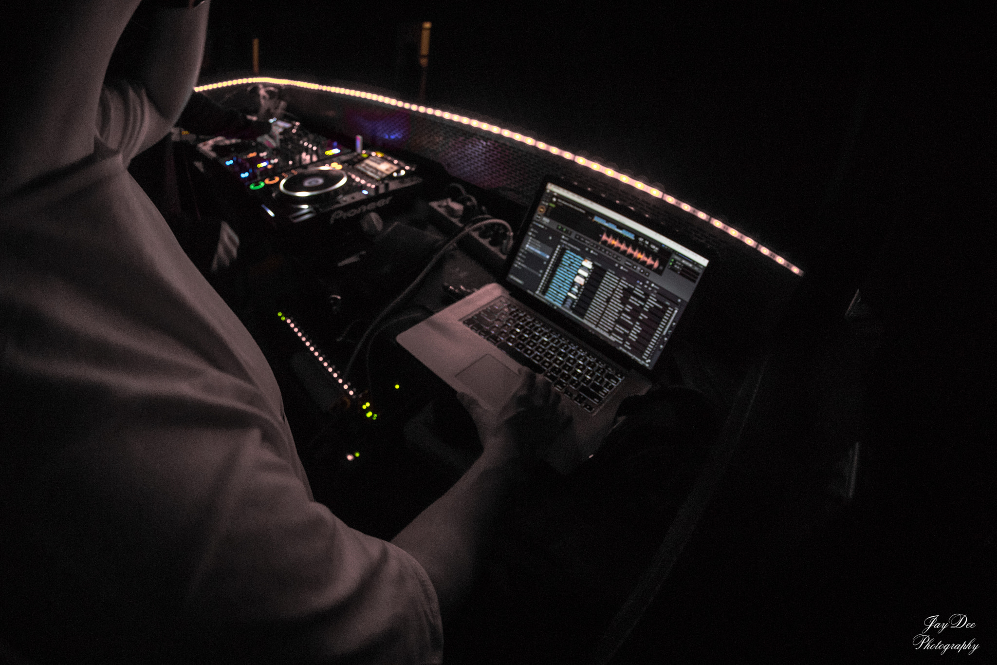 Sony ILCA-77M2 + Sigma 10mm F2.8 EX DC HSM Diagonal Fisheye sample photo. Local dj's puertorico photography