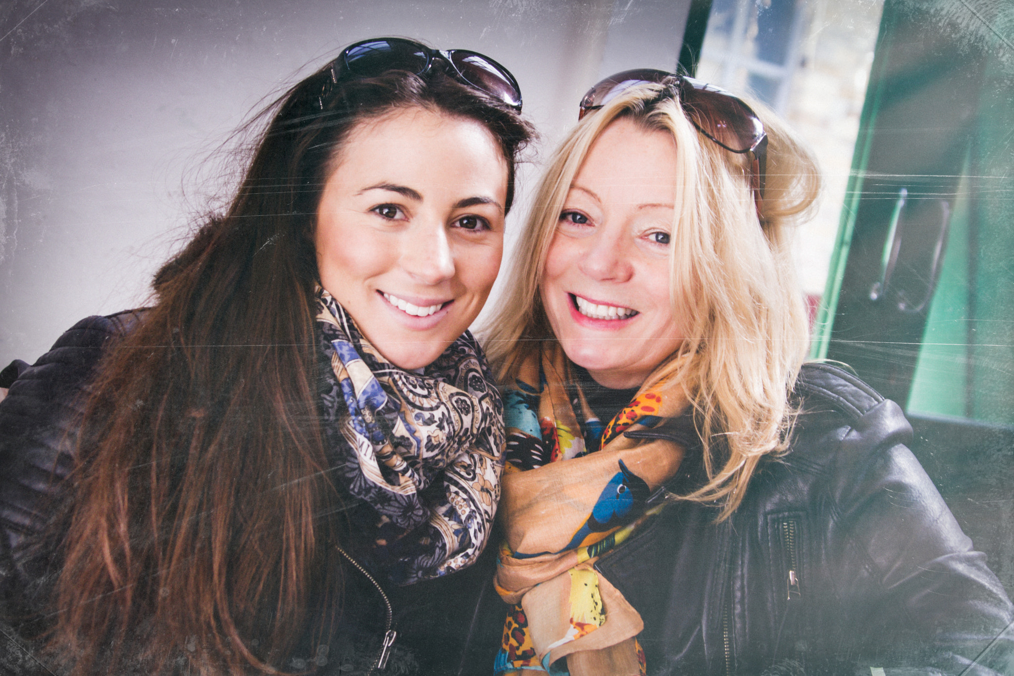 Canon EOS 550D (EOS Rebel T2i / EOS Kiss X4) sample photo. The girls, breakfast at columbia road photography