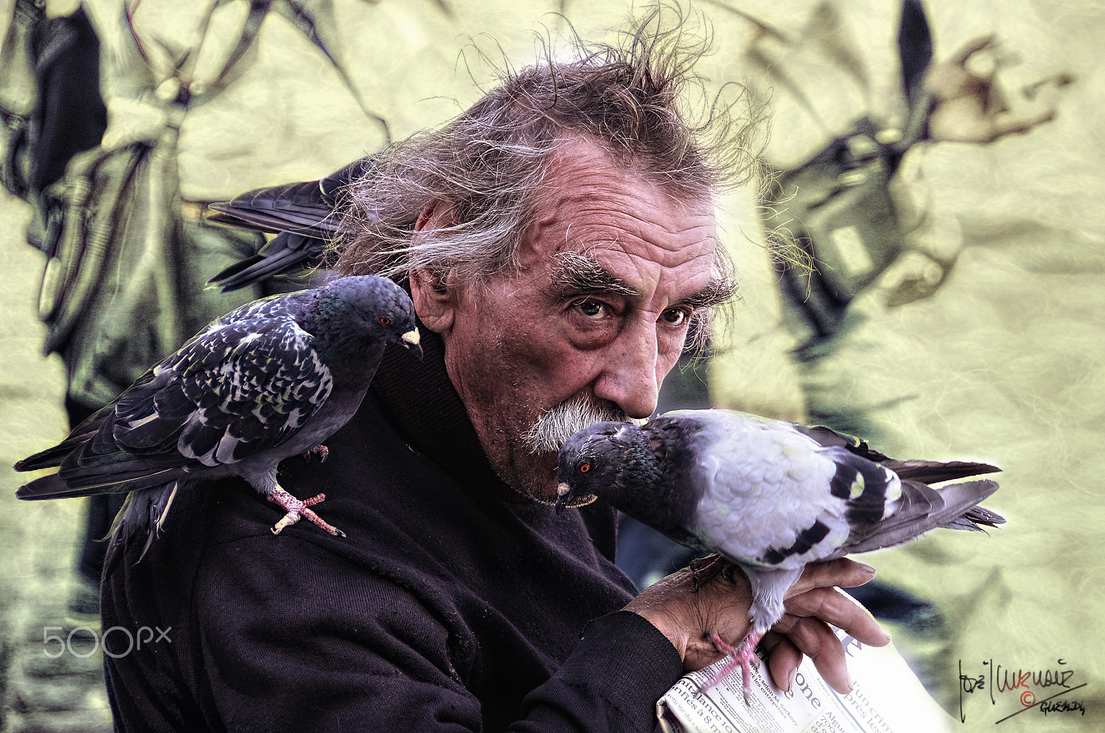 18,0-200,0 mm f/3,5-5,6 sample photo. Man pigeons. photography