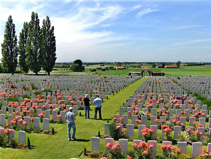 HP PHOTOSMART R927  (V01.00) sample photo. Tyne cot war graves cemetery. photography