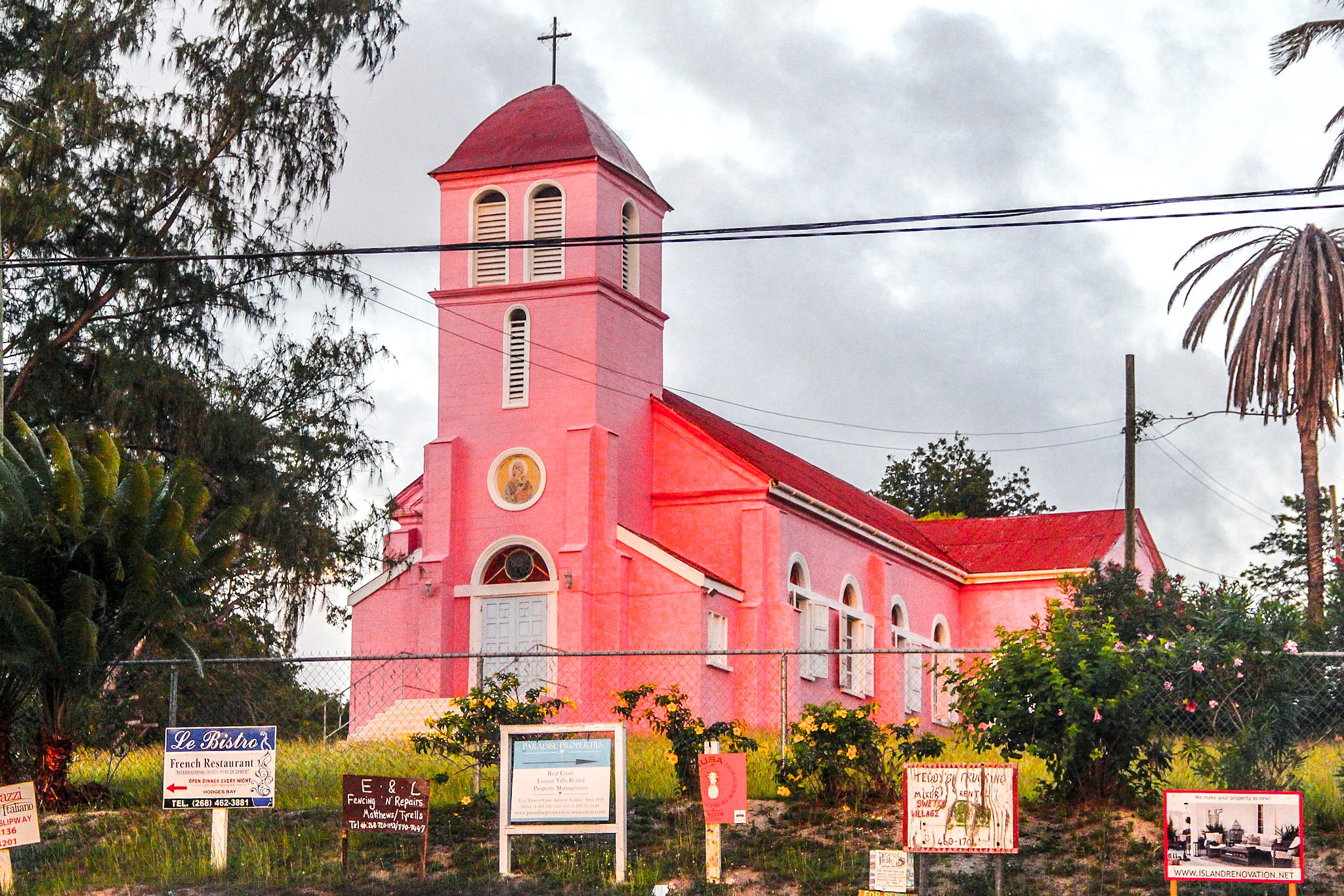 Canon EOS 650D (EOS Rebel T4i / EOS Kiss X6i) sample photo. Pink church  photography