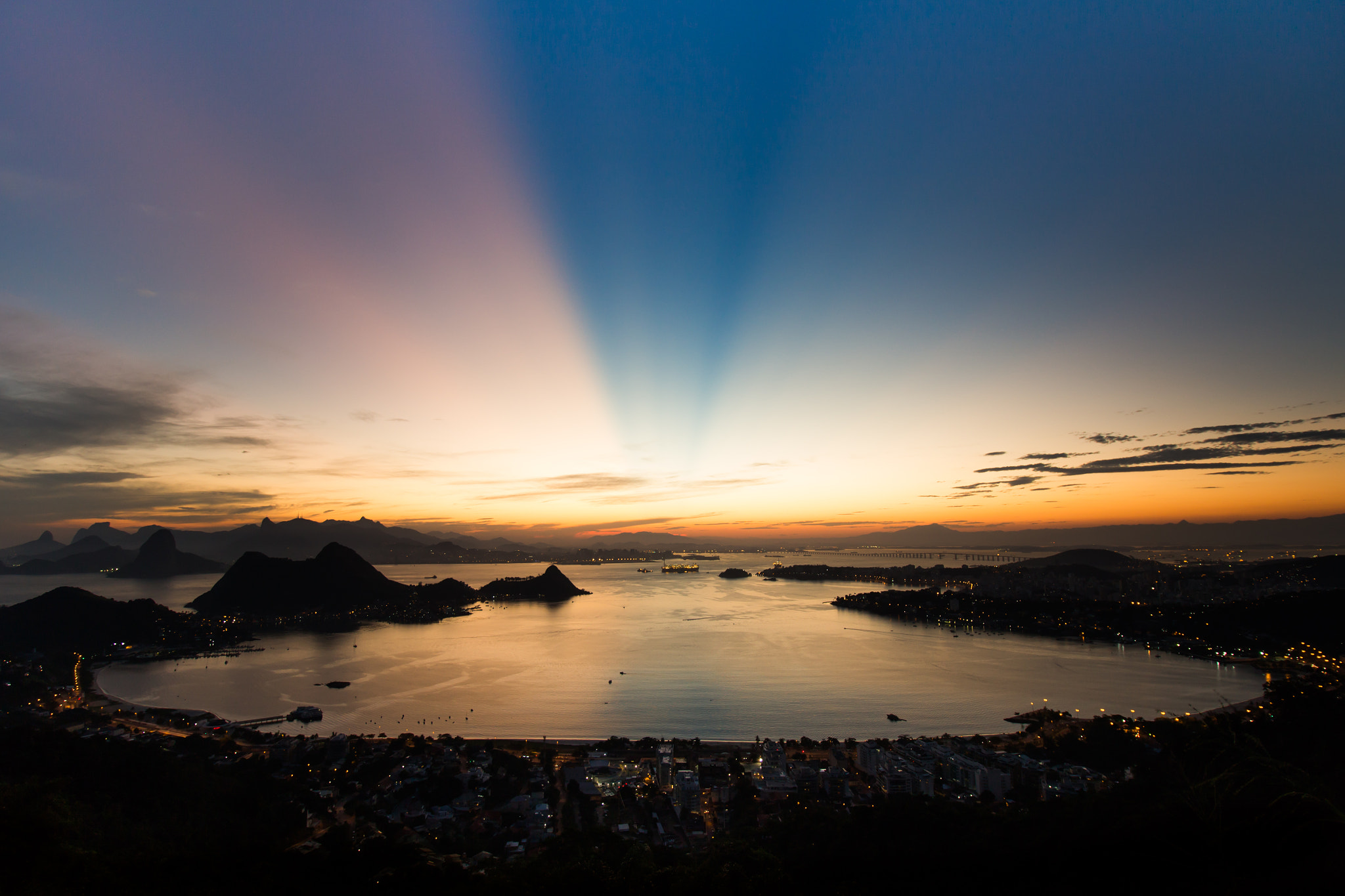 Canon EF-S 10-18mm F4.5–5.6 IS STM sample photo. Rio lights photography