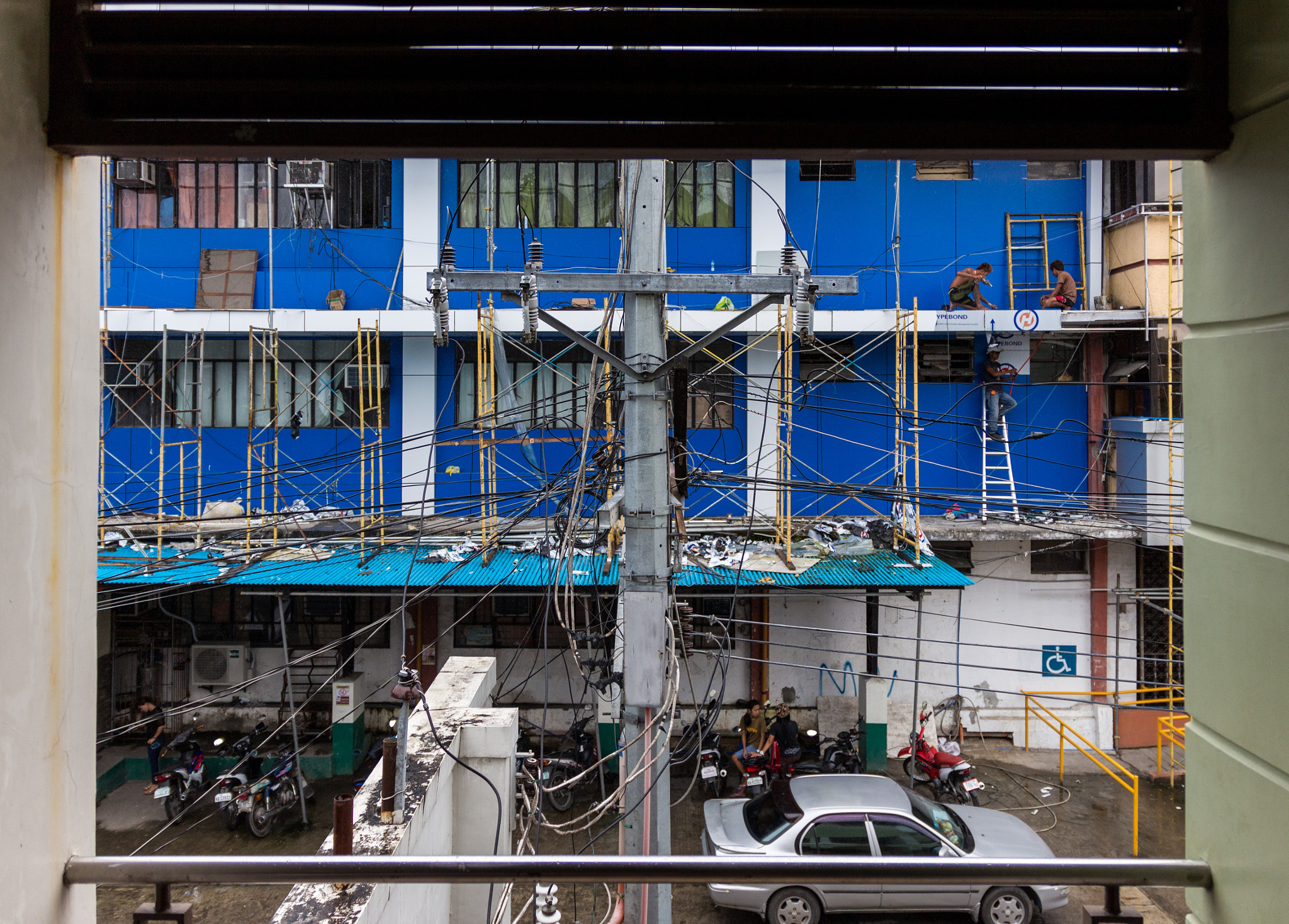 Sigma 17-70mm F2.8-4 DC Macro OS HSM sample photo. Construction works photography