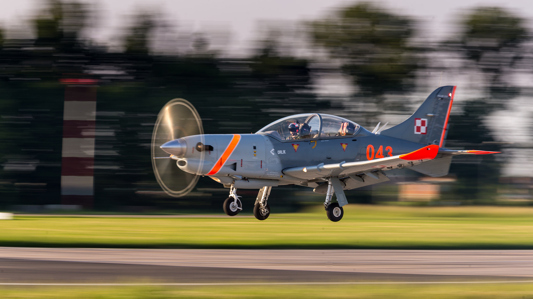 Canon EF 70-200mm F4L IS USM sample photo. Orlik landing photography