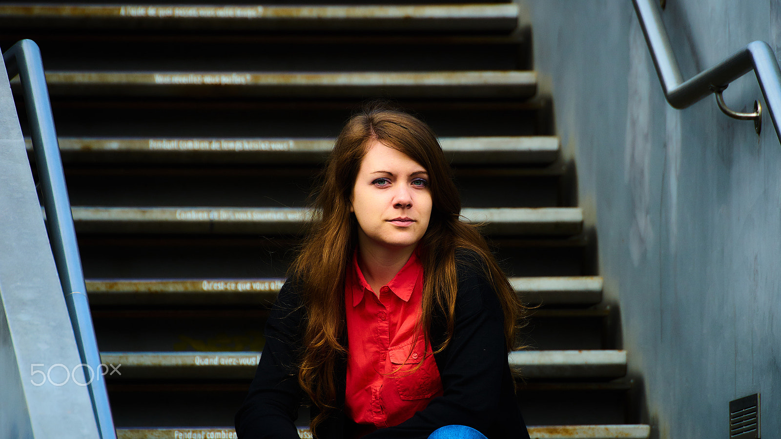 Minolta AF 300mm F2.8 HS-APO G sample photo. Simply her - on the stairs photography