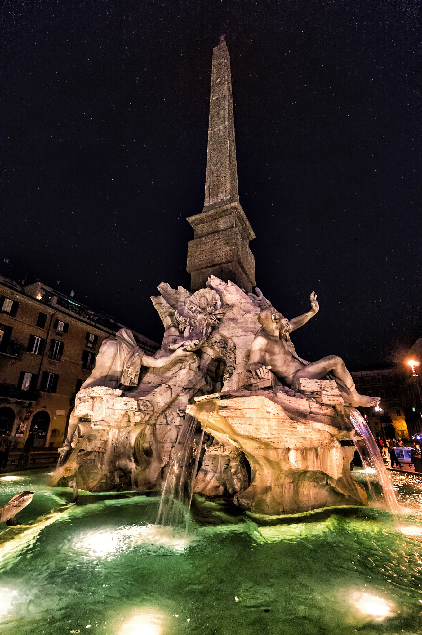 Sony Alpha NEX-3N + Sony E 10-18mm F4 OSS sample photo. Piazza navona at night photography