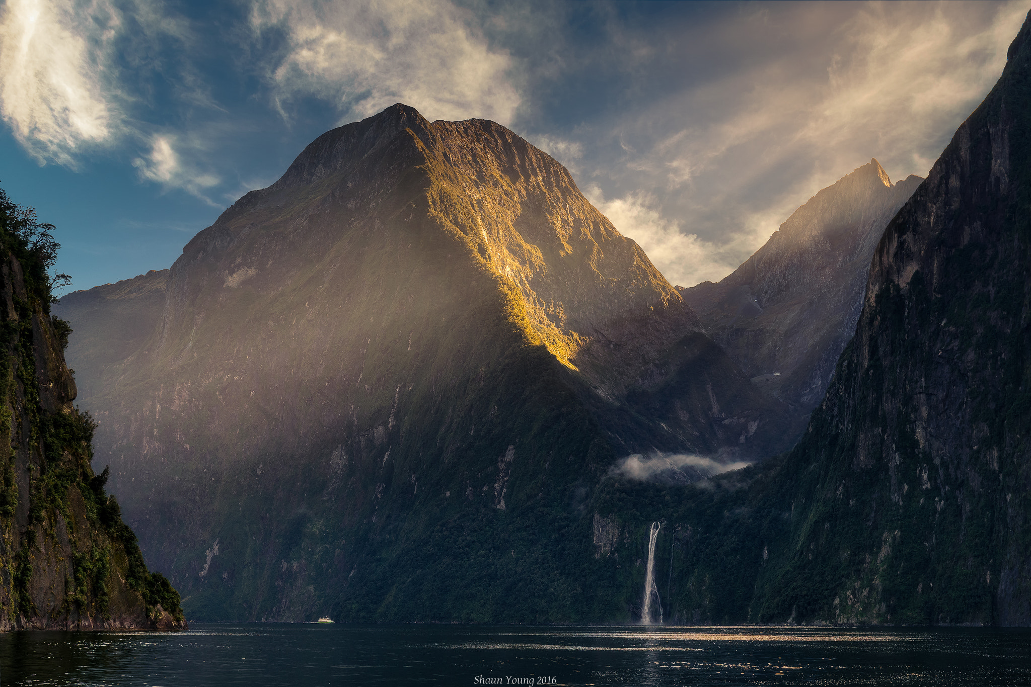Sony a7R II + Canon EF 24-70mm F4L IS USM sample photo. Jurassic park photography