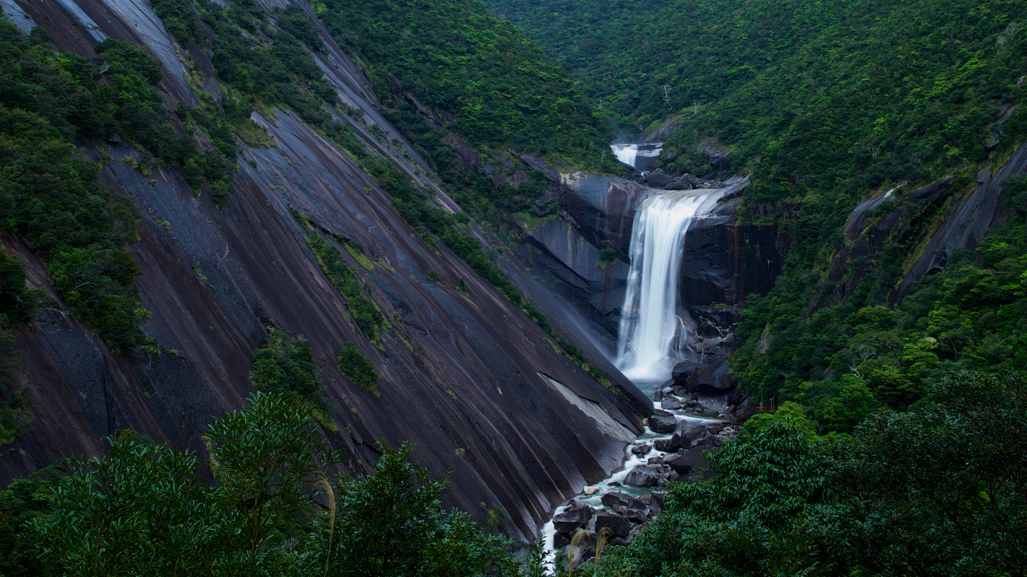 Sony Vario Tessar T* FE 24-70mm F4 ZA OSS sample photo. A waterfall in yakushima, japan photography