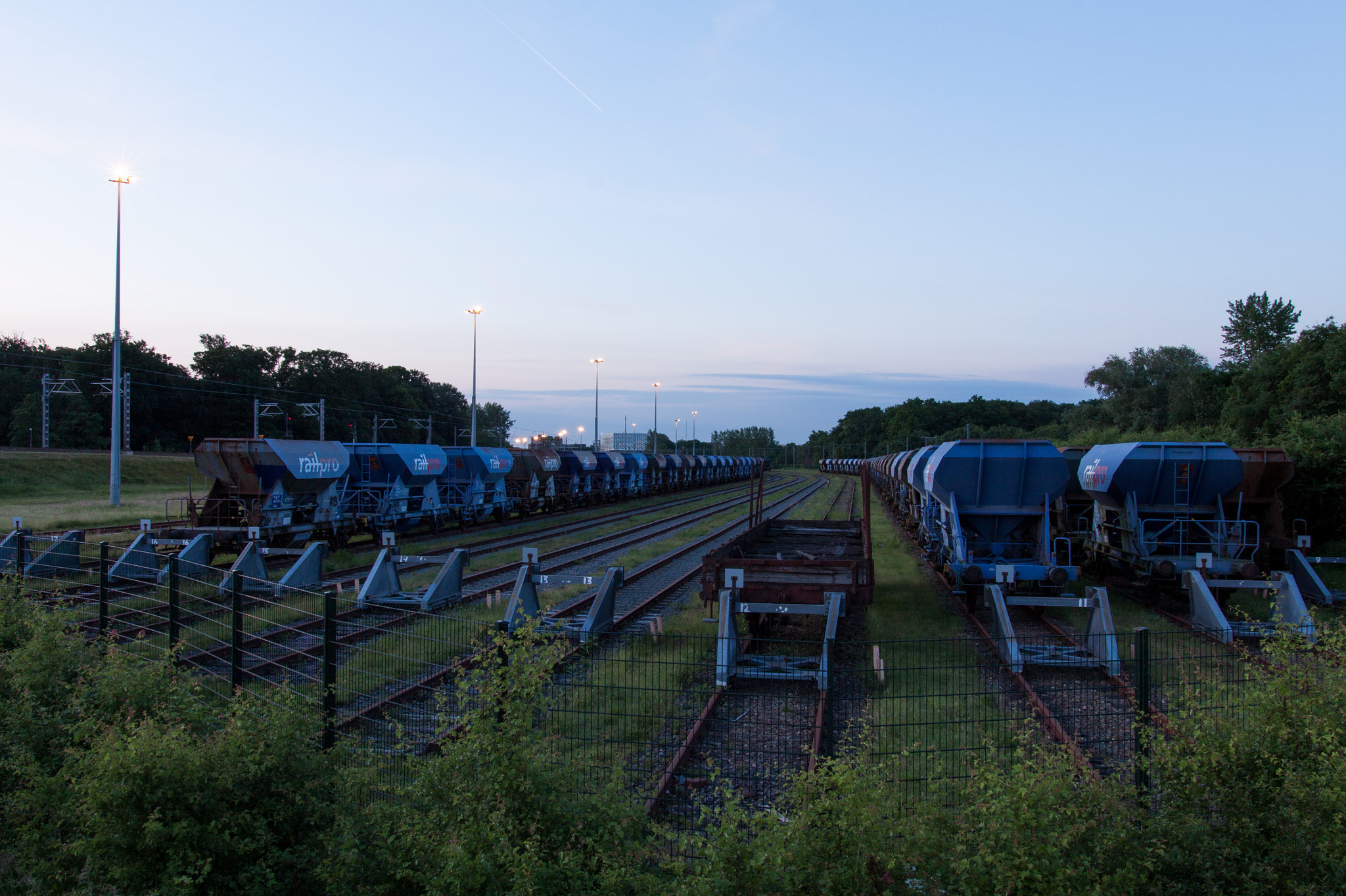 Sigma 18-35mm f/1.8 DC HSM sample photo. End of the line photography