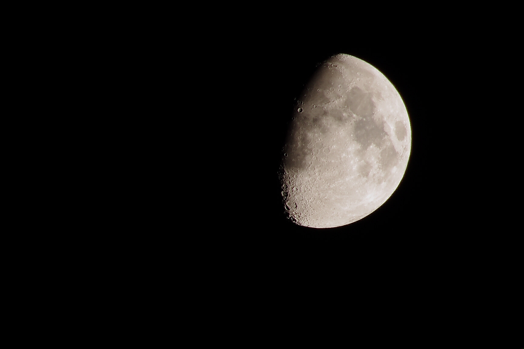 smc PENTAX-DA L 55-300mm F4-5.8 ED sample photo. First quarter moon photography