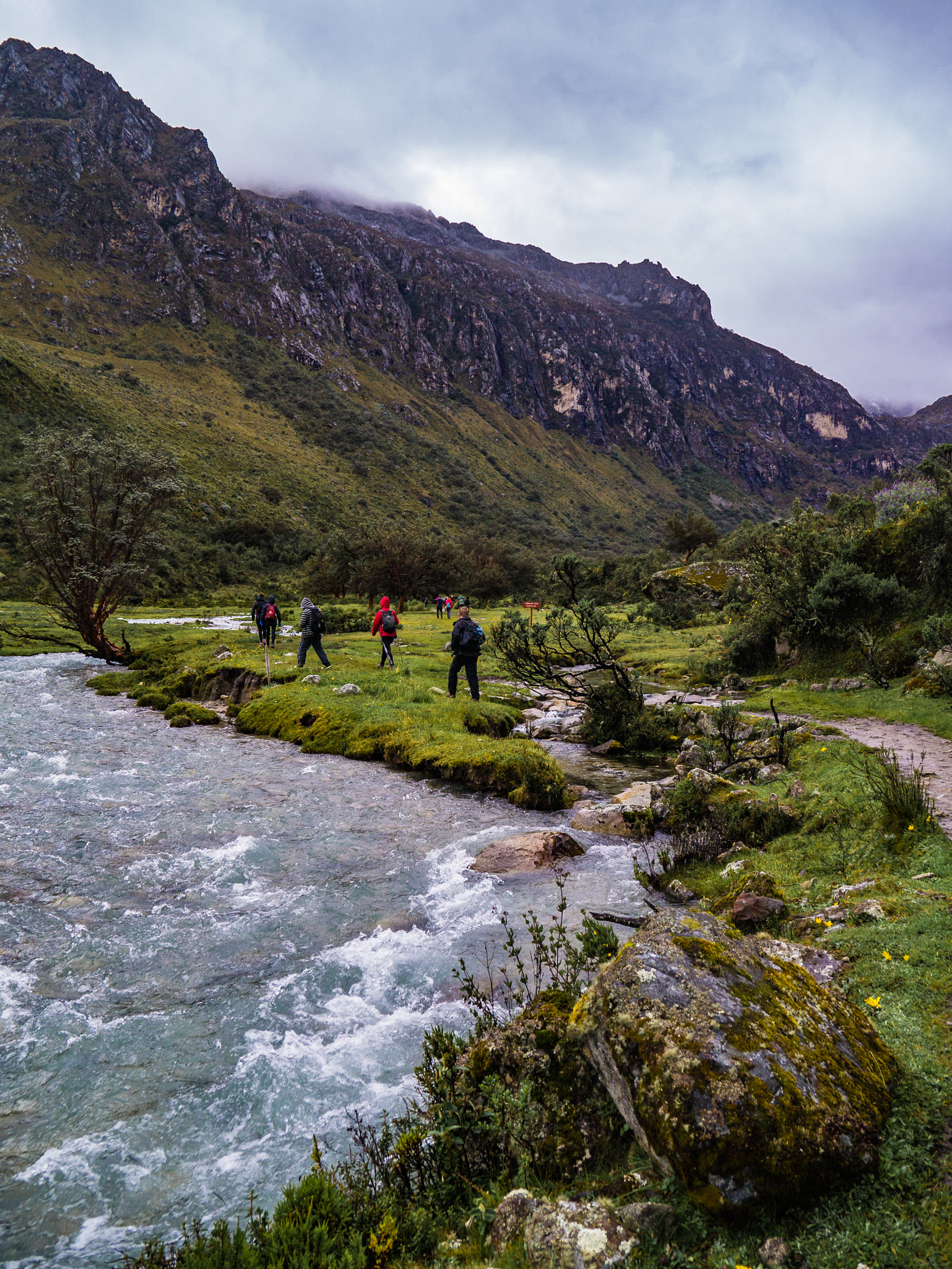 LUMIX G VARIO PZ 14-42/F3.5-5.6 sample photo. Trekking to laguna 69 from huaraz, peru photography