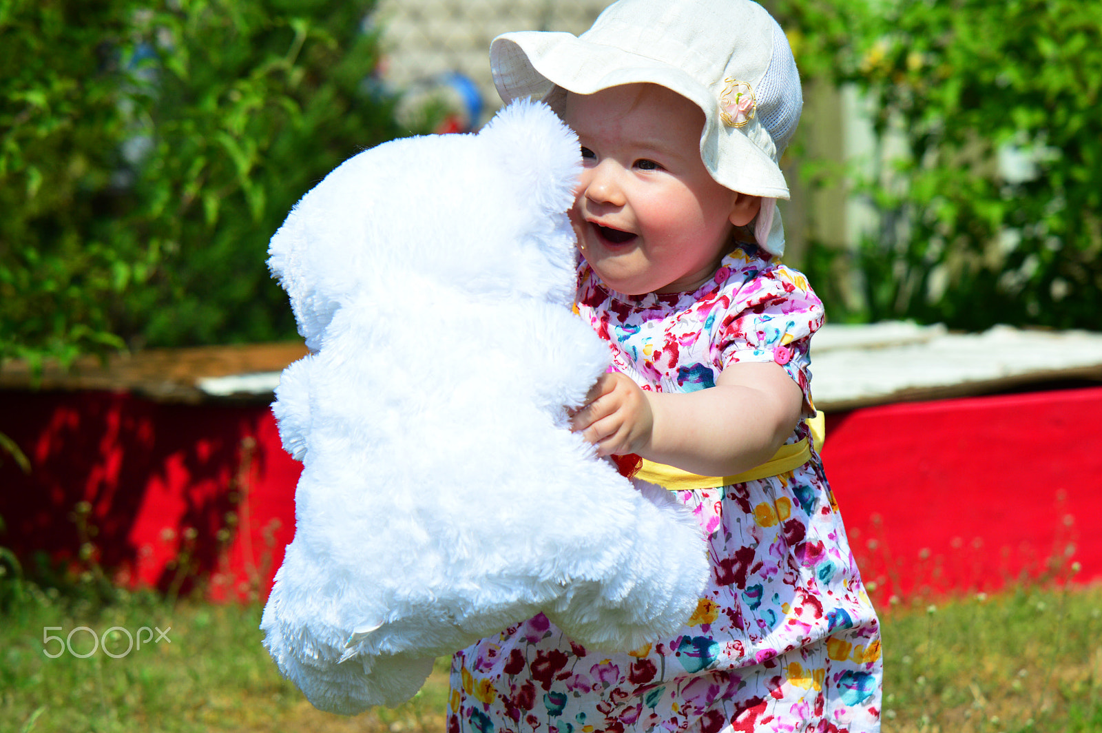 Nikon AF-S DX Micro-Nikkor 85mm F3.5G ED VR sample photo. Happy child photography