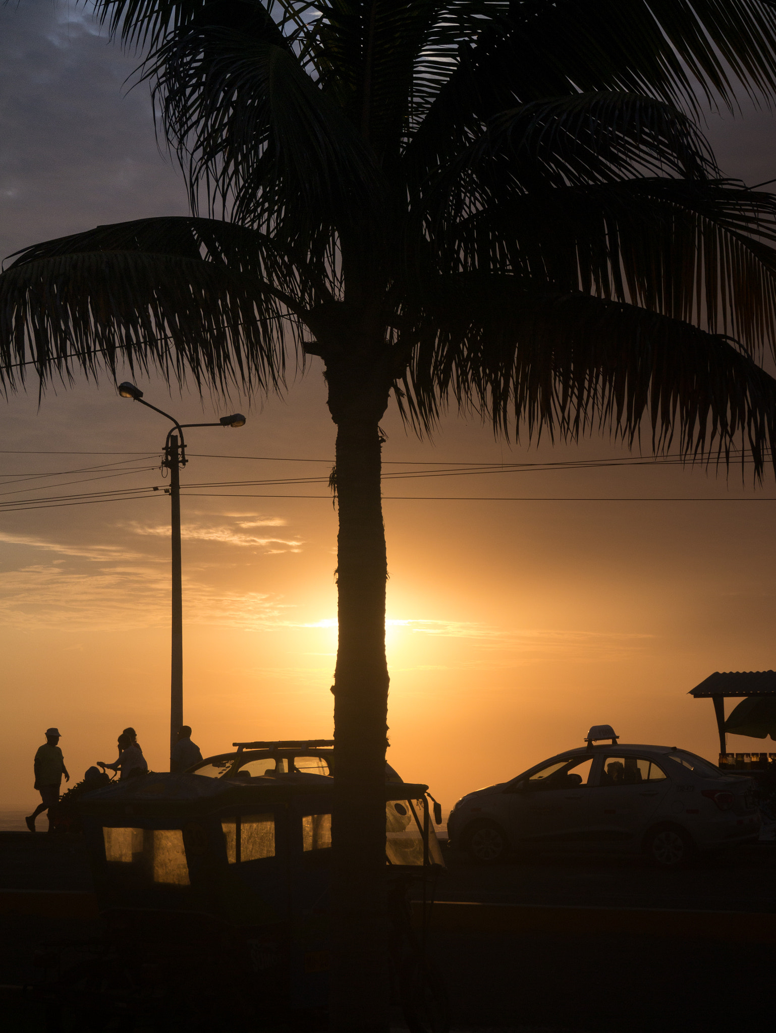 LUMIX G VARIO PZ 14-42/F3.5-5.6 sample photo. Sunsets at huanchaco beach photography