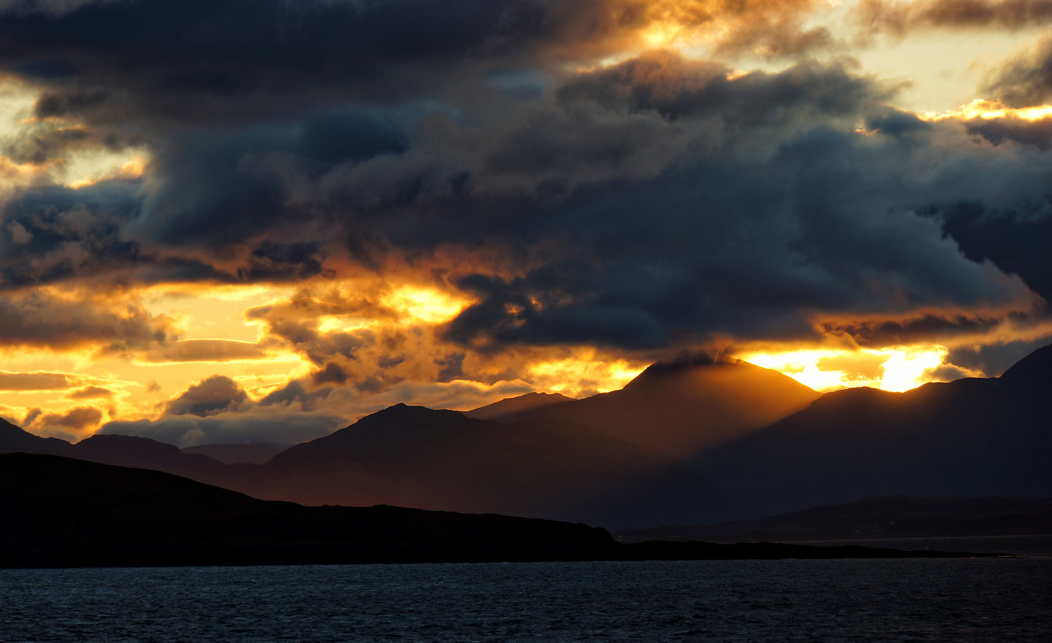 Sony E 18-200mm F3.5-6.3 OSS sample photo. Beautiful armageddon photography
