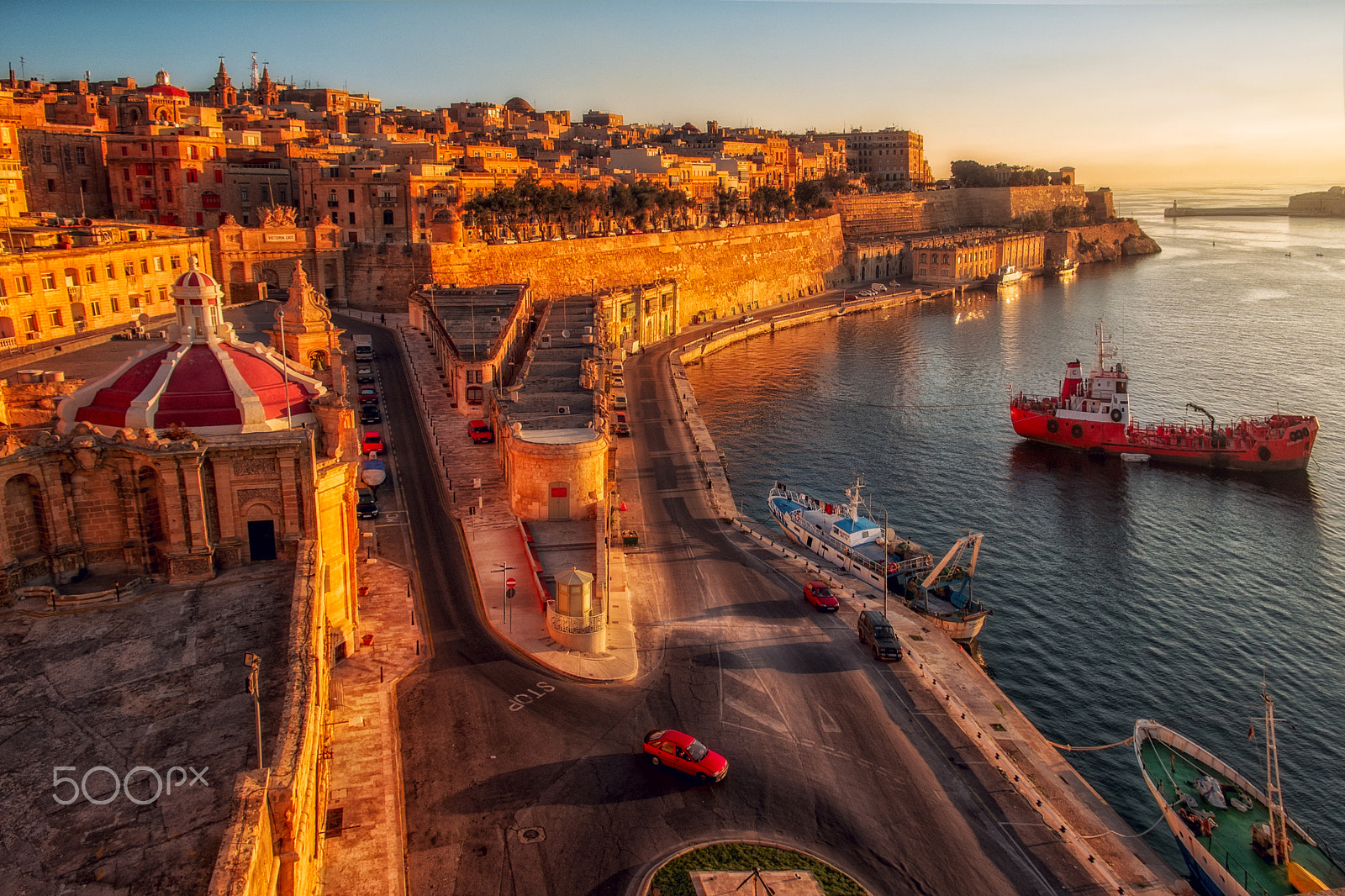 Fujifilm X-M1 + Fujifilm XF 18-55mm F2.8-4 R LM OIS sample photo. Valetta town photography