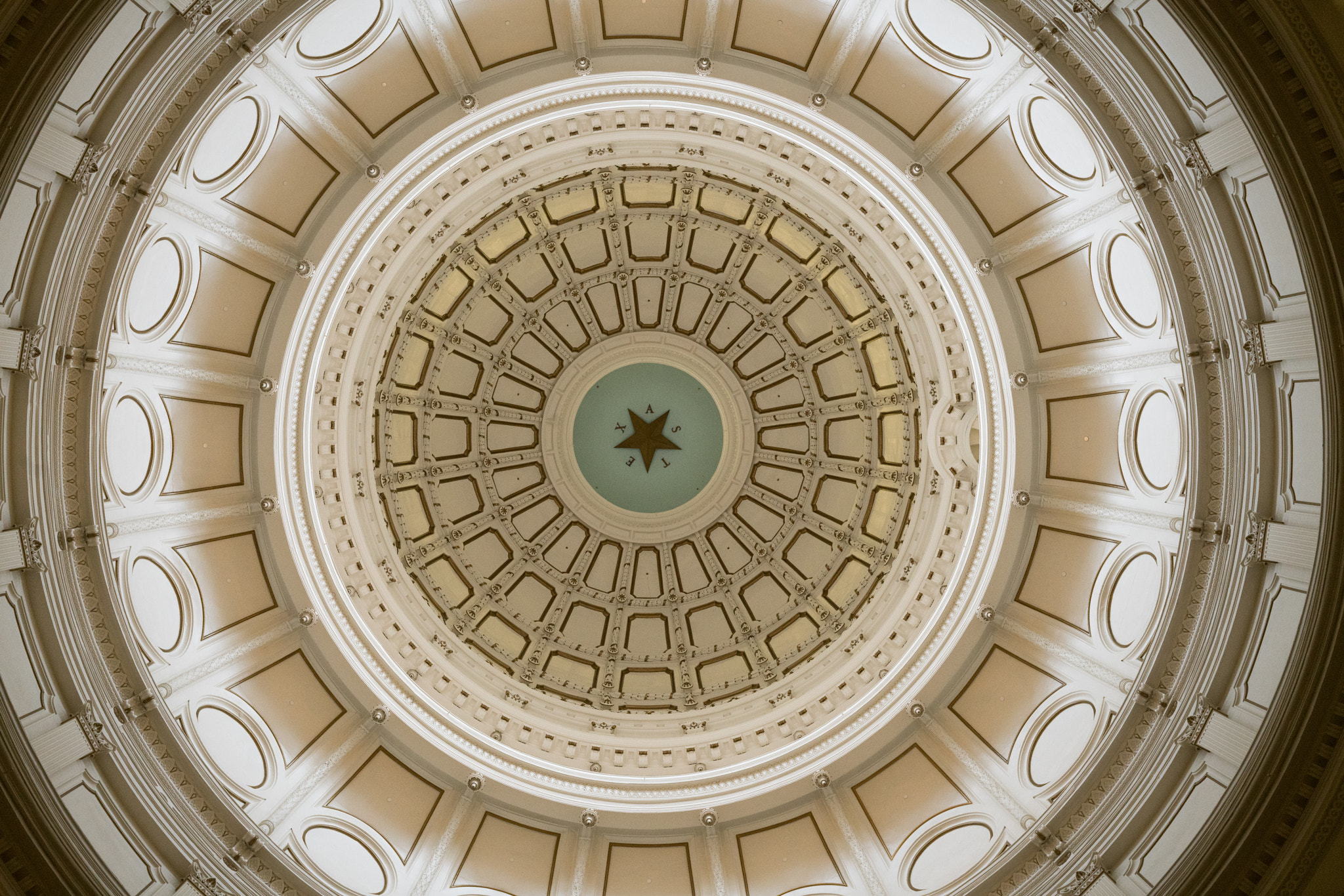 Sony a7R II + E 50mm F2 sample photo. Texas capitol dome in austin photography