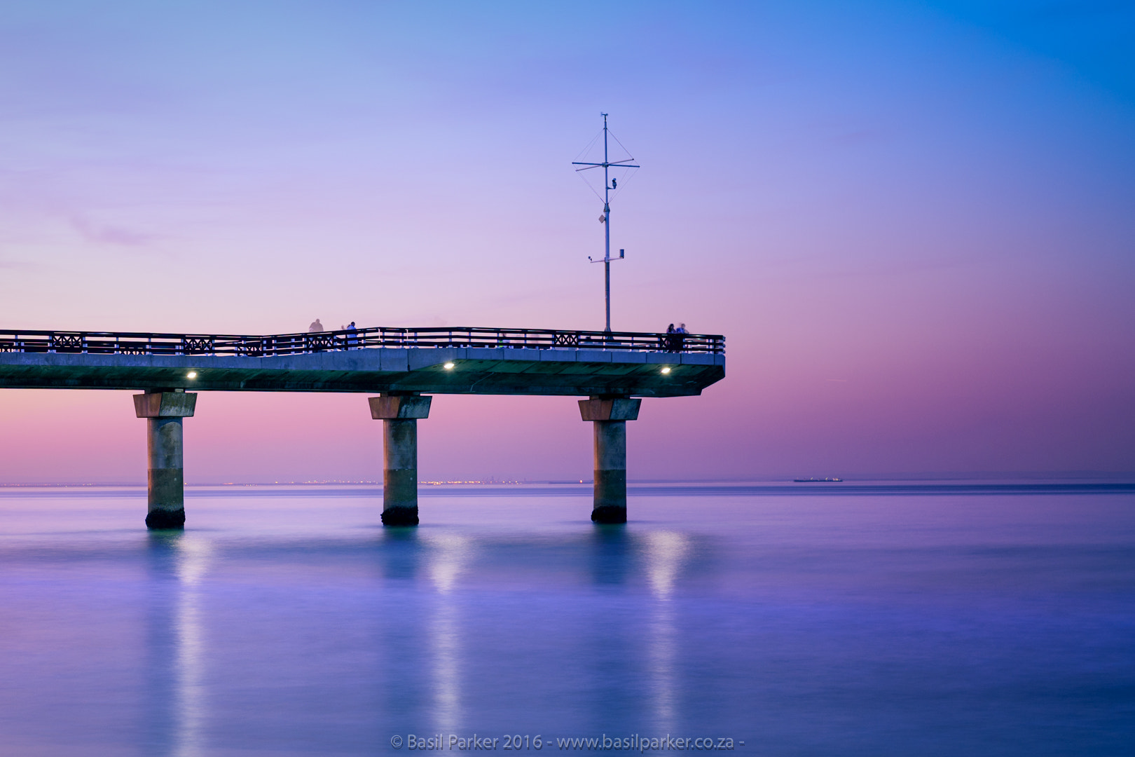 Sony a7R II + Sigma 35mm F1.4 DG HSM Art sample photo. Shark rock pier photography