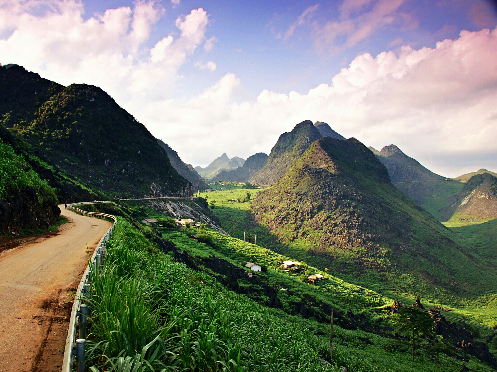 Nikon D50 sample photo. Vietnam mountain roads  photography