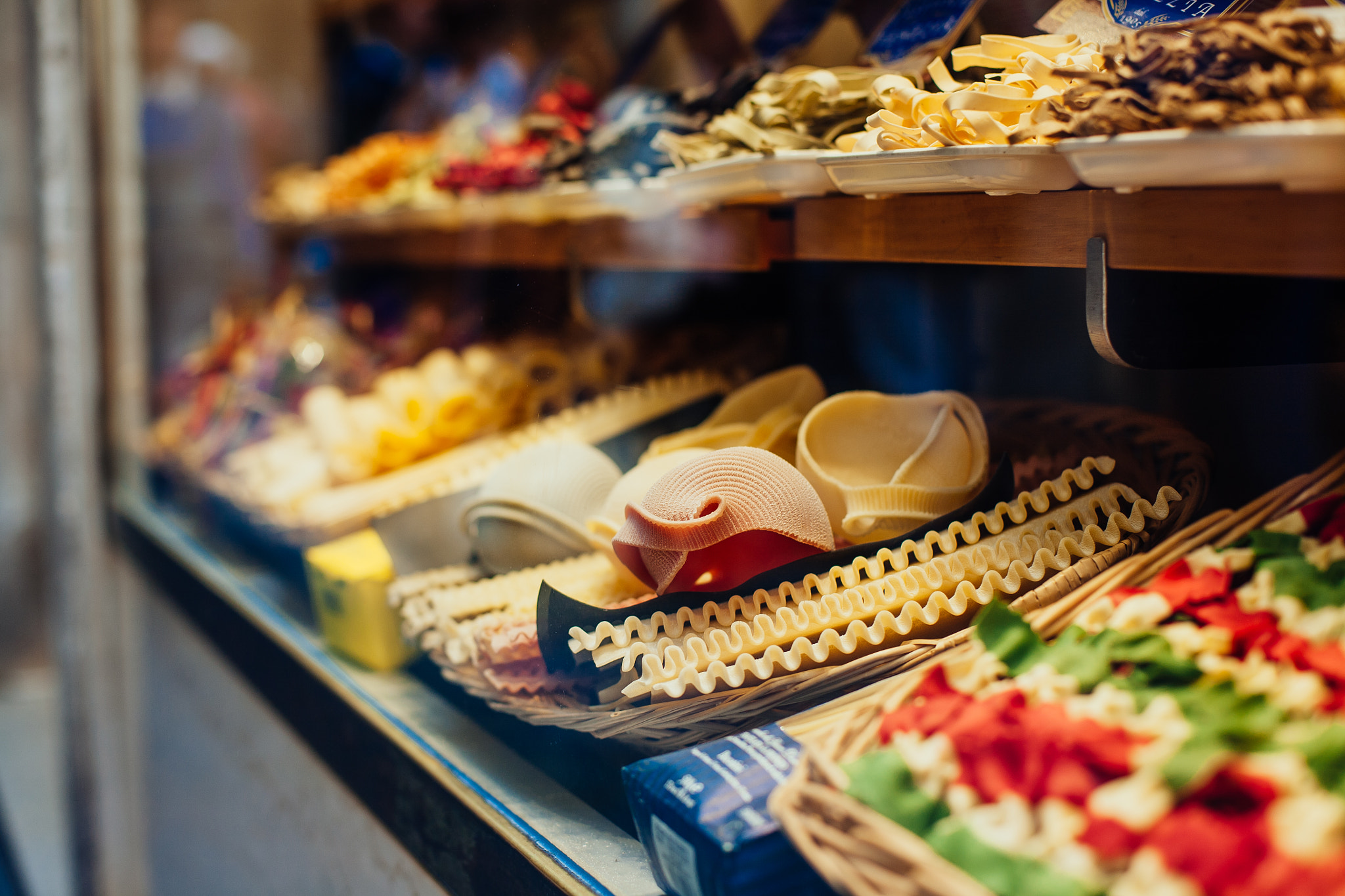 Canon EOS 5D + Canon EF 50mm F1.4 USM sample photo. Some pasta, sengor? photography