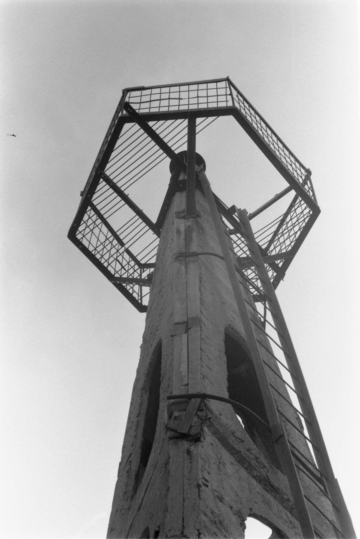 Nikon D5200 + AF Nikkor 50mm f/1.8 sample photo. Old geodesic tower photography