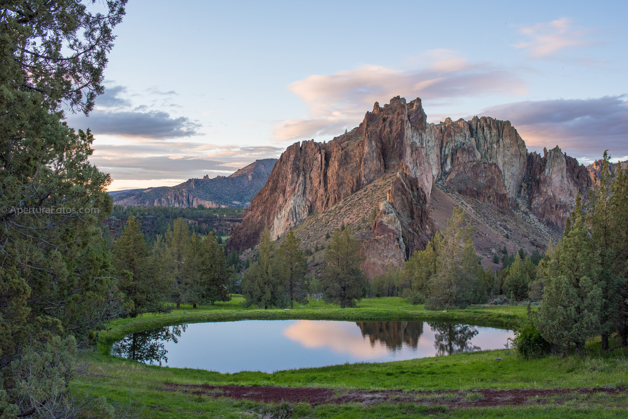 Zeiss Milvus 35mm f/2 sample photo. Smith rock state park, oregon photography