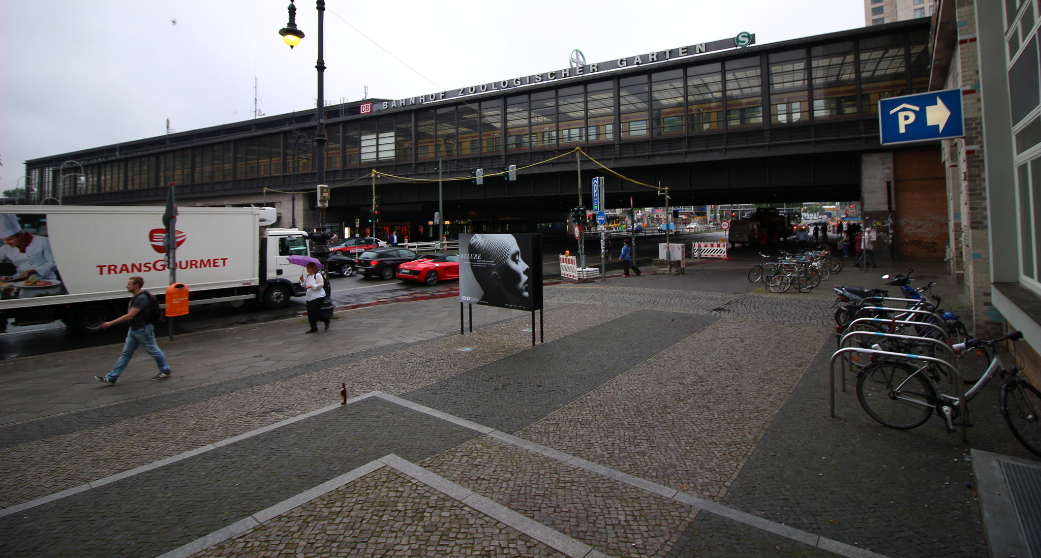 Canon EF-S 10-18mm F4.5–5.6 IS STM sample photo. Bahnhof zoo photography