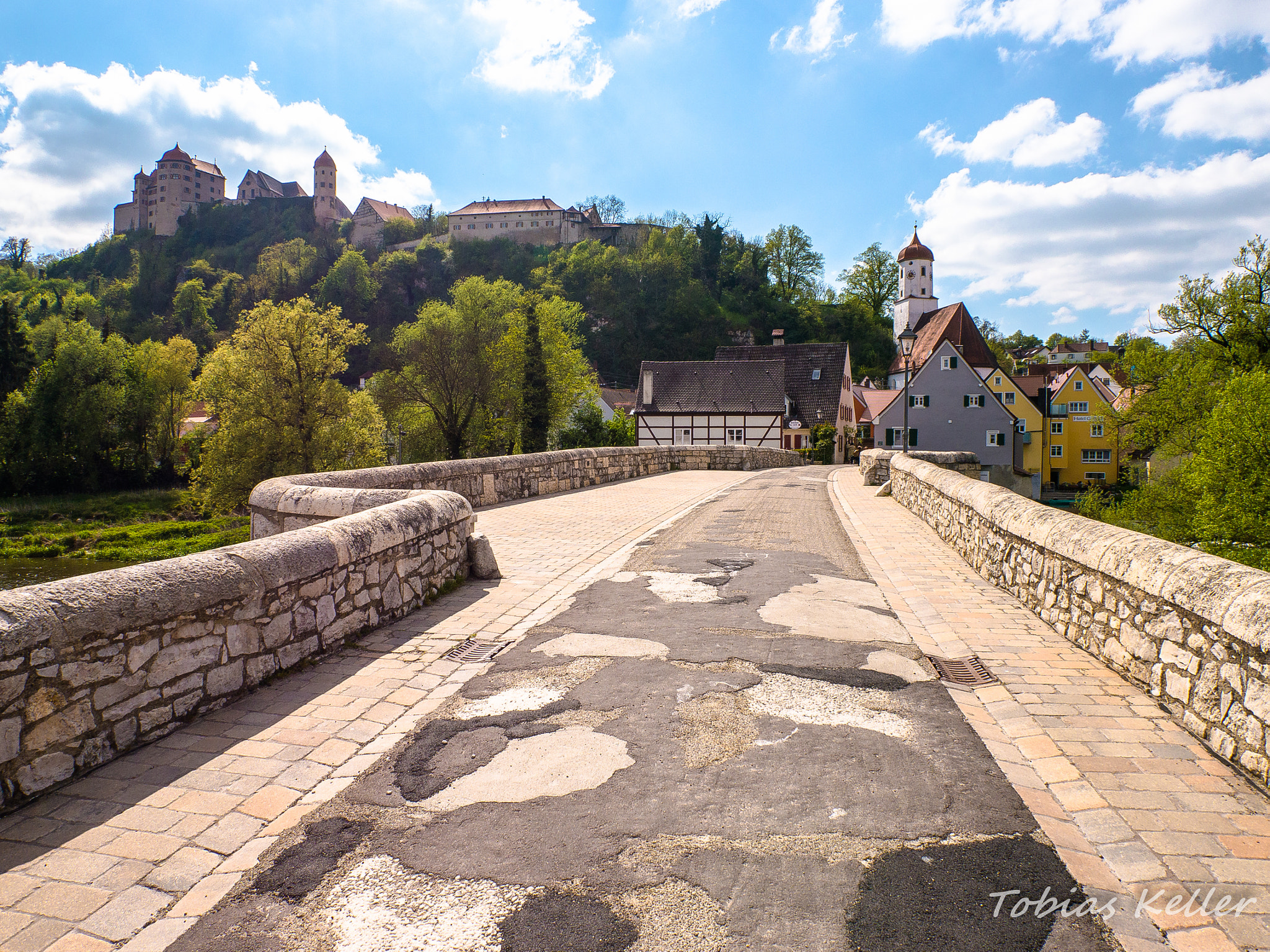 Panasonic Lumix DMC-G5 + Panasonic Lumix G 14mm F2.5 ASPH sample photo. Auf der steinernen brücke photography