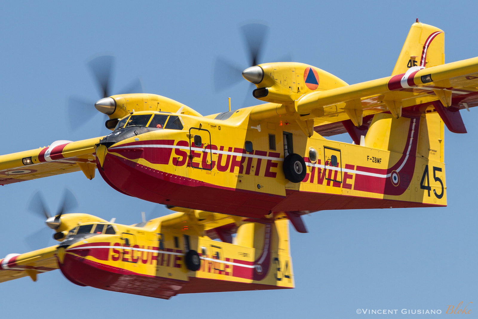 Canon EOS 7D + Canon EF 300mm F2.8L IS USM sample photo. Canadair cl-415 photography