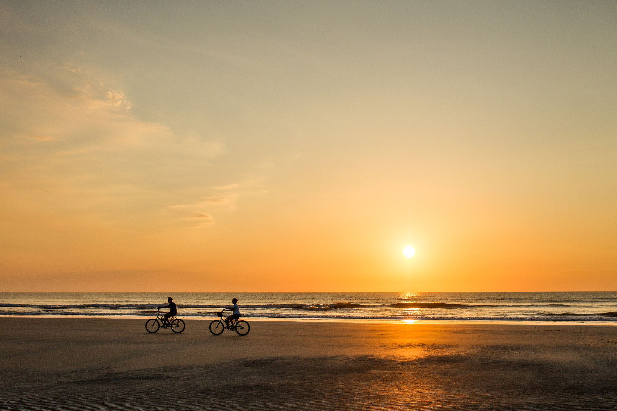 Canon EOS-1D Mark IV sample photo. Sunrise-beach photography