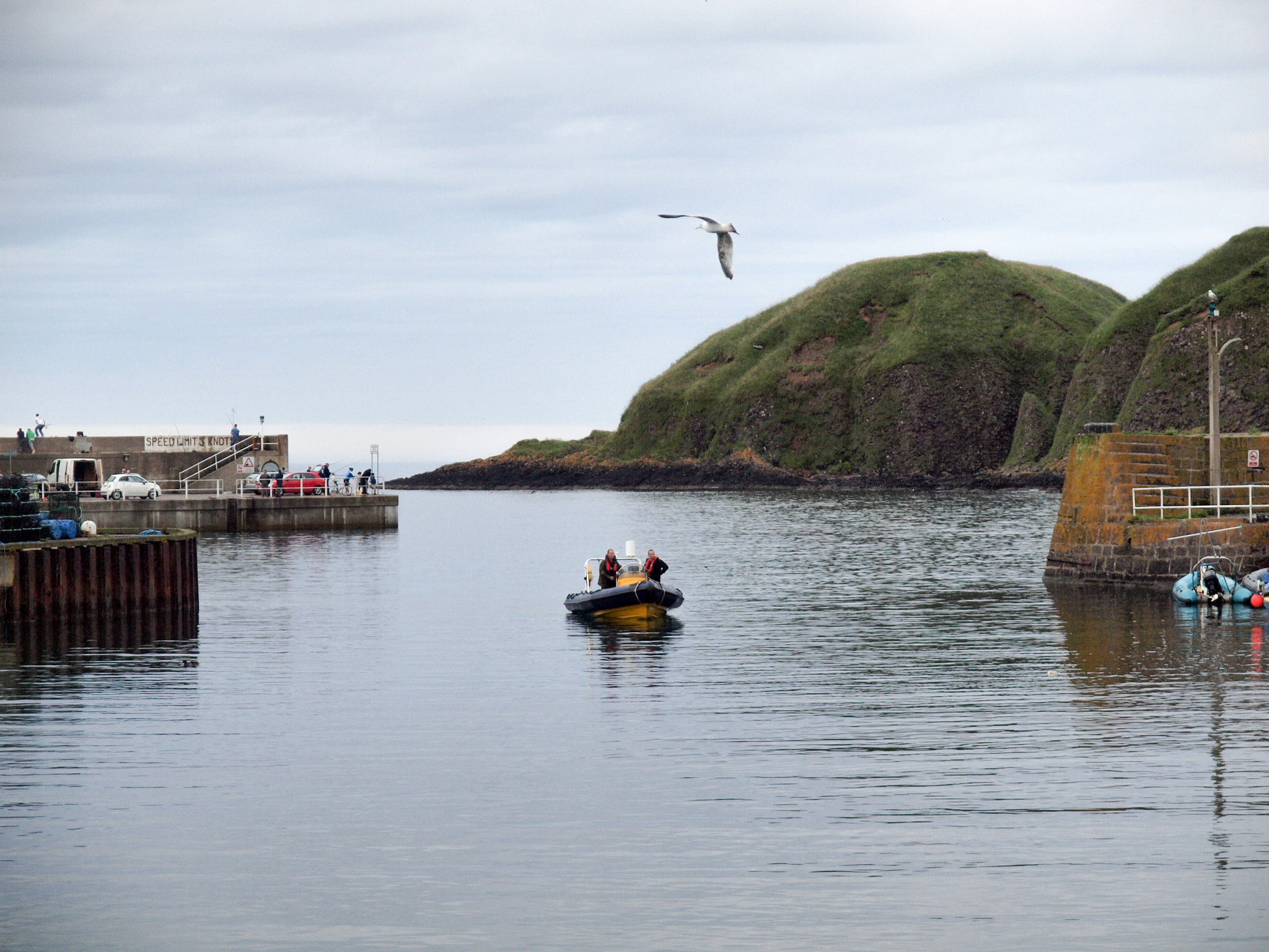 Olympus Zuiko Digital 14-54mm F2.8-3.5 II sample photo. Quiet evening in stonehaven photography