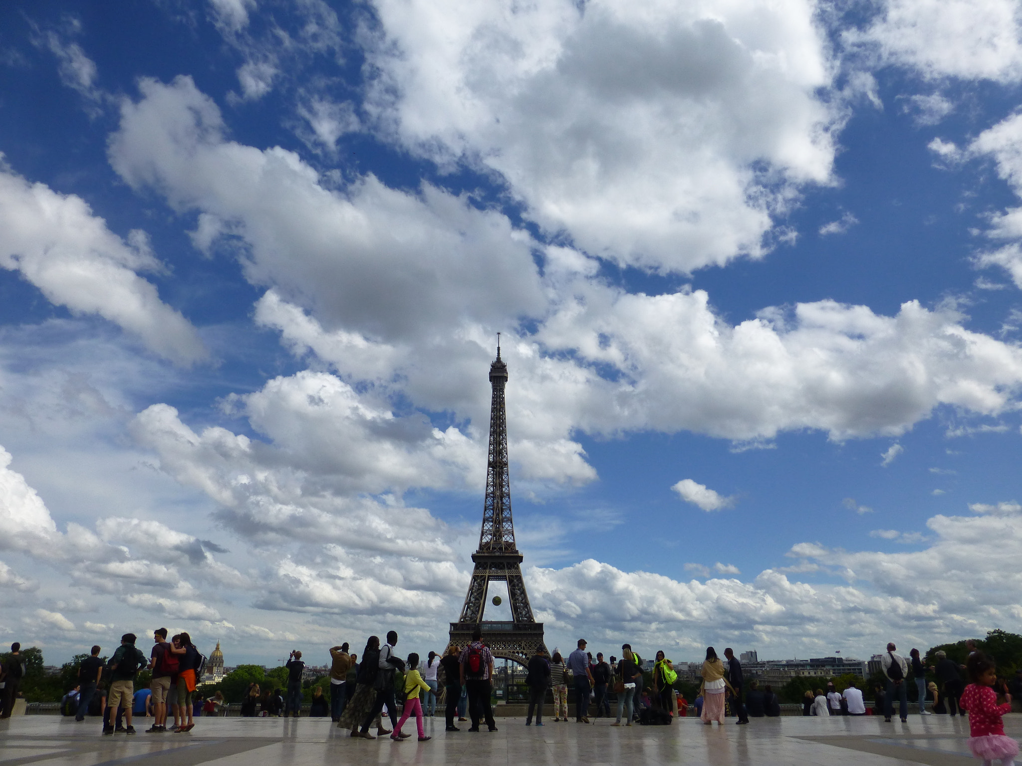 Panasonic Lumix DMC-ZS20 (Lumix DMC-TZ30) sample photo. Eiffel's sky photography