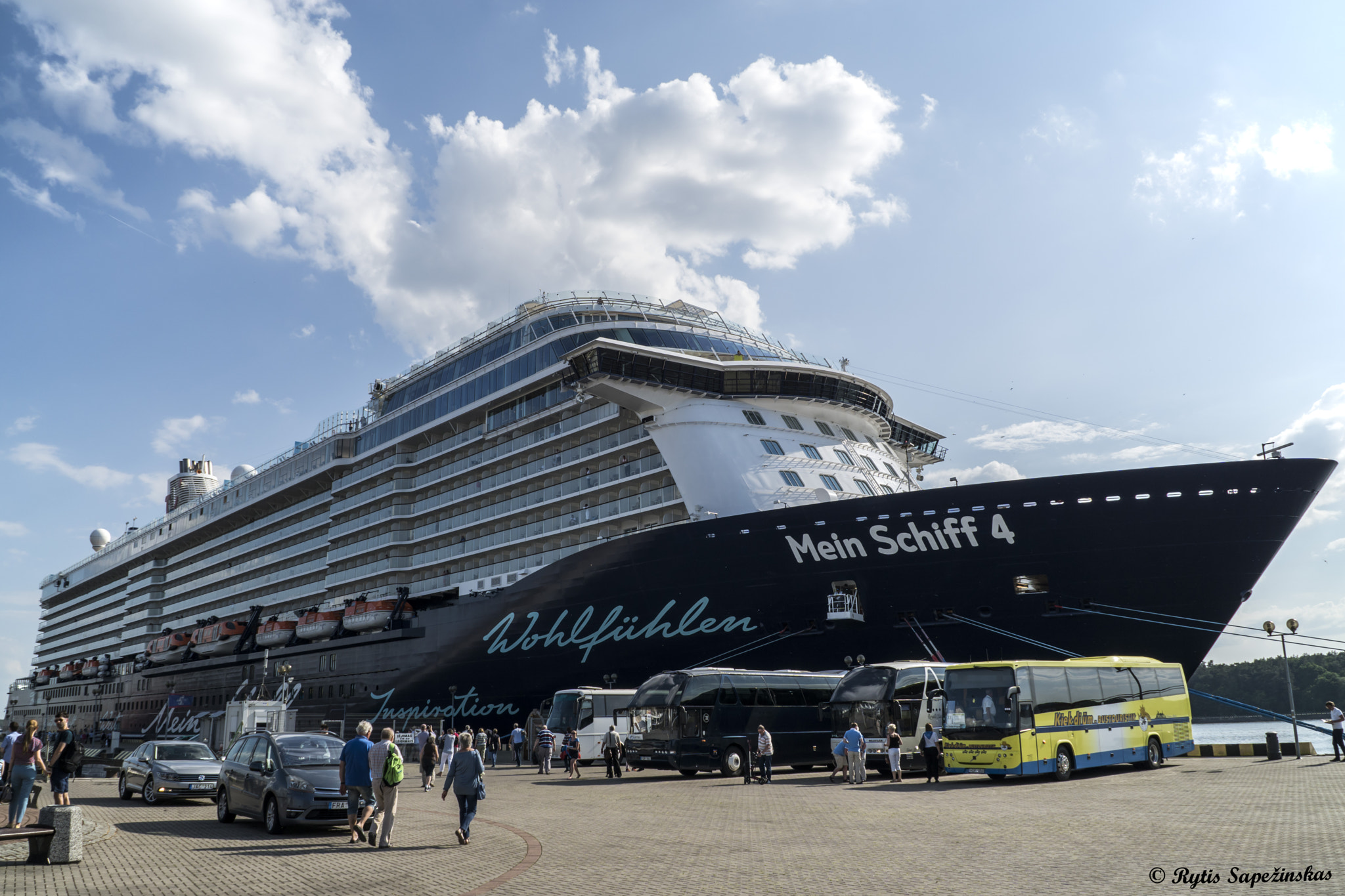 Sony DT 18-200mm F3.5-6.3 sample photo. Main schiff 4 photography