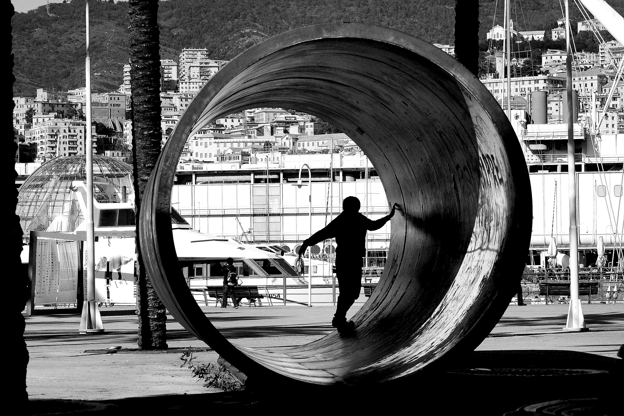 Canon EOS 1000D (EOS Digital Rebel XS / EOS Kiss F) sample photo. The tunnel photography
