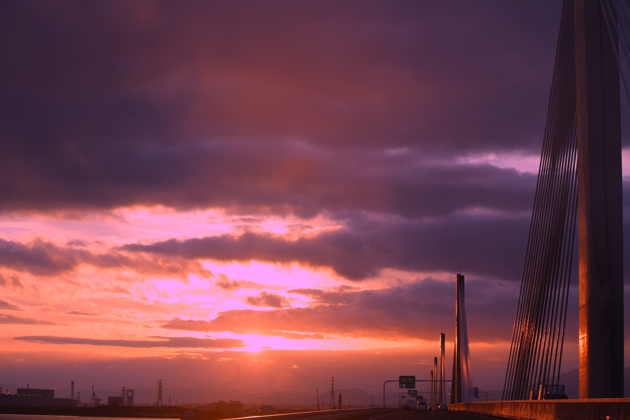 Canon EOS 600D (Rebel EOS T3i / EOS Kiss X5) sample photo. Sunset clouds from the highway photography