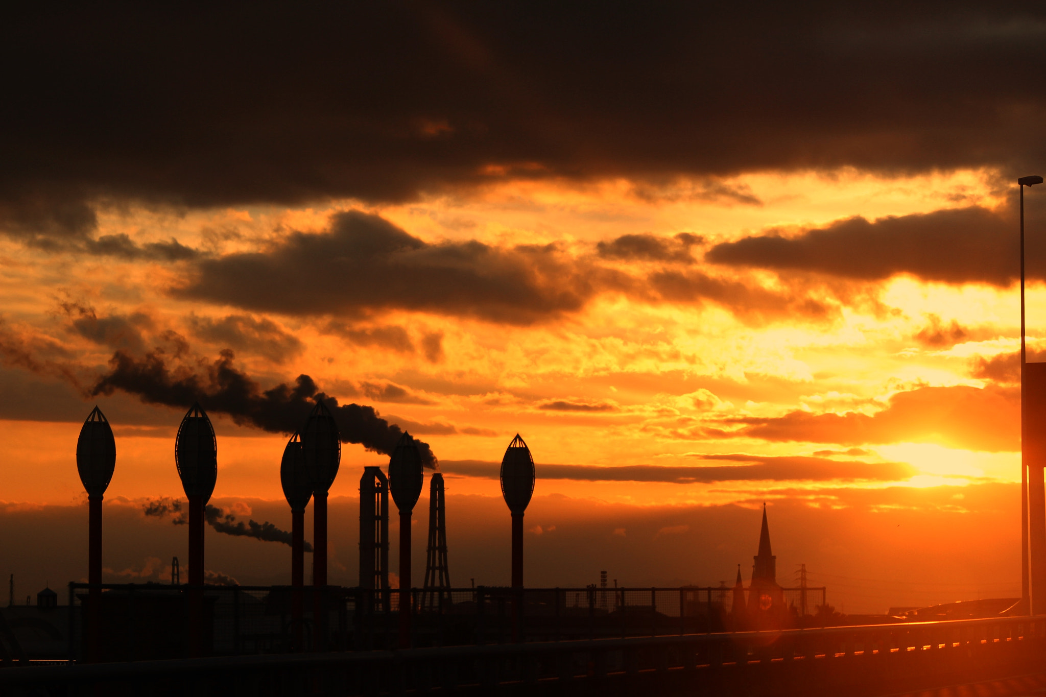 Canon EOS 600D (Rebel EOS T3i / EOS Kiss X5) sample photo. Sunset clouds from the highway photography