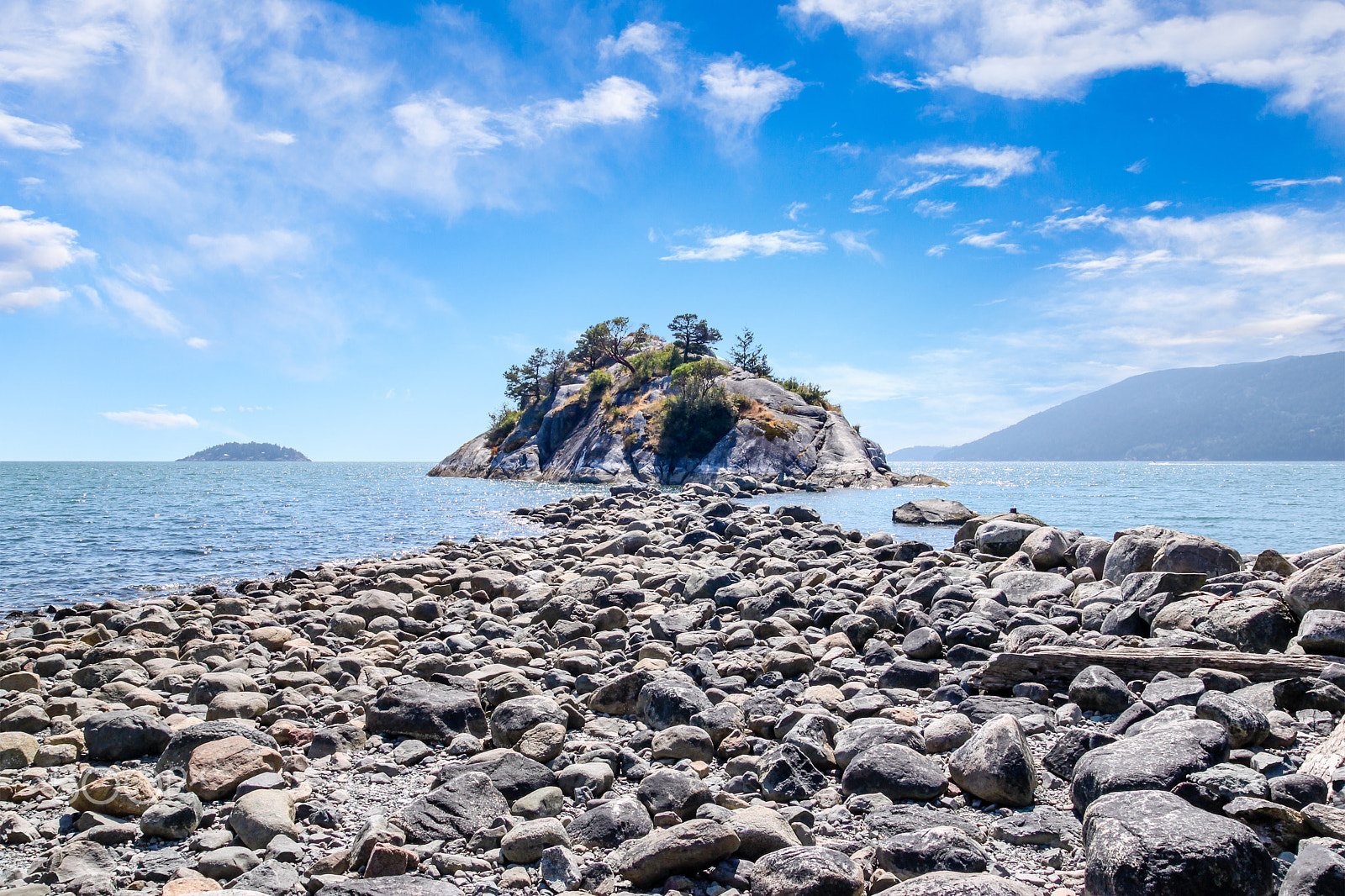 Tamron SP AF 17-50mm F2.8 XR Di II LD Aspherical (IF) sample photo. Whytecliff island photography