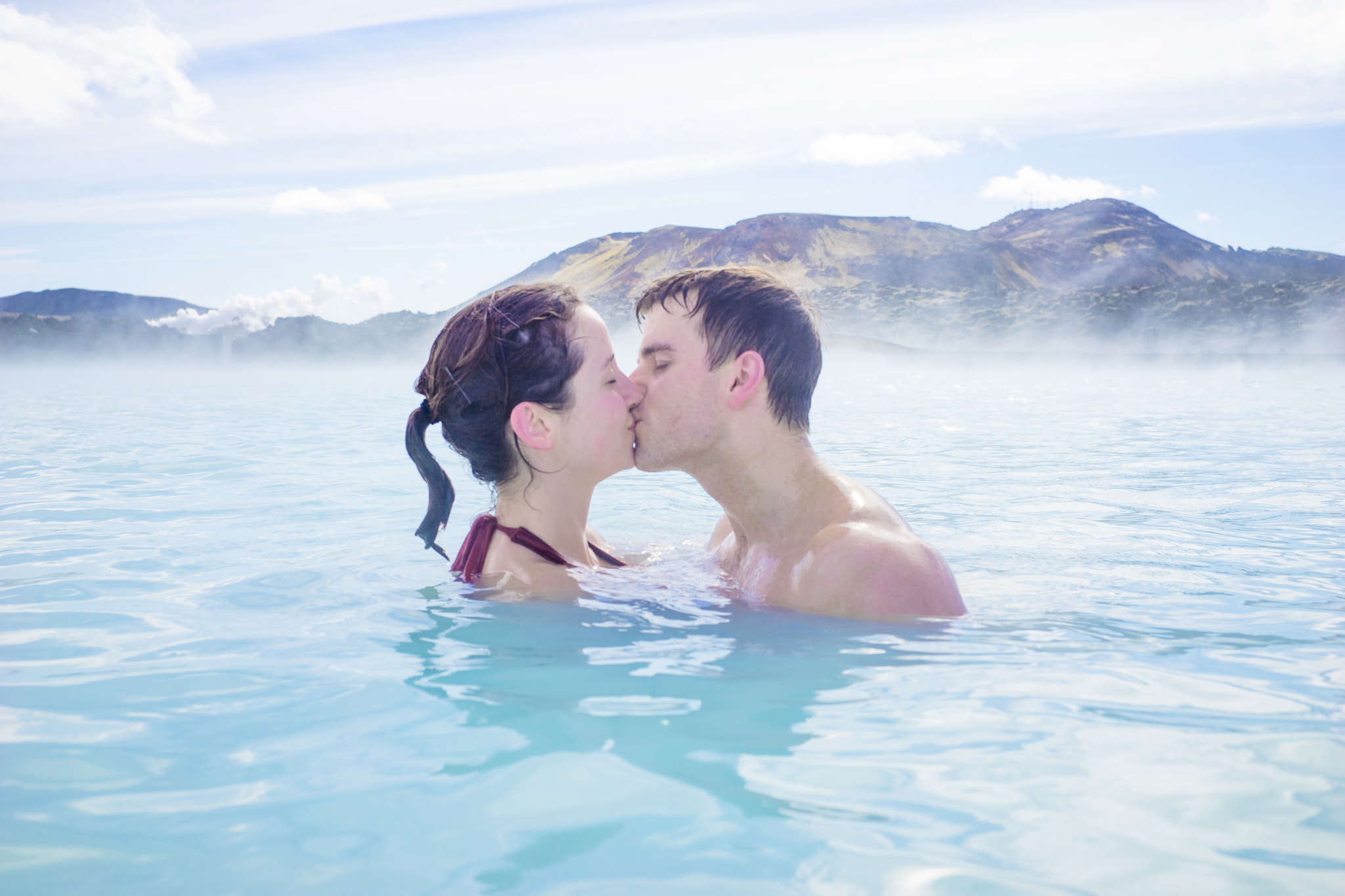 Sony a7 + E 35mm F2 sample photo. Kiss in blue lagoon photography