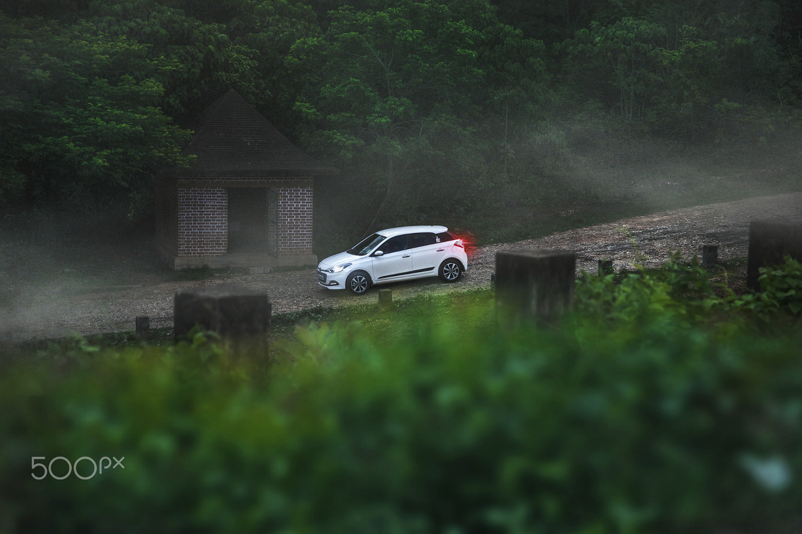 Canon EF 24-85mm F3.5-4.5 USM sample photo. Hyundai i20 - stealth mode photography