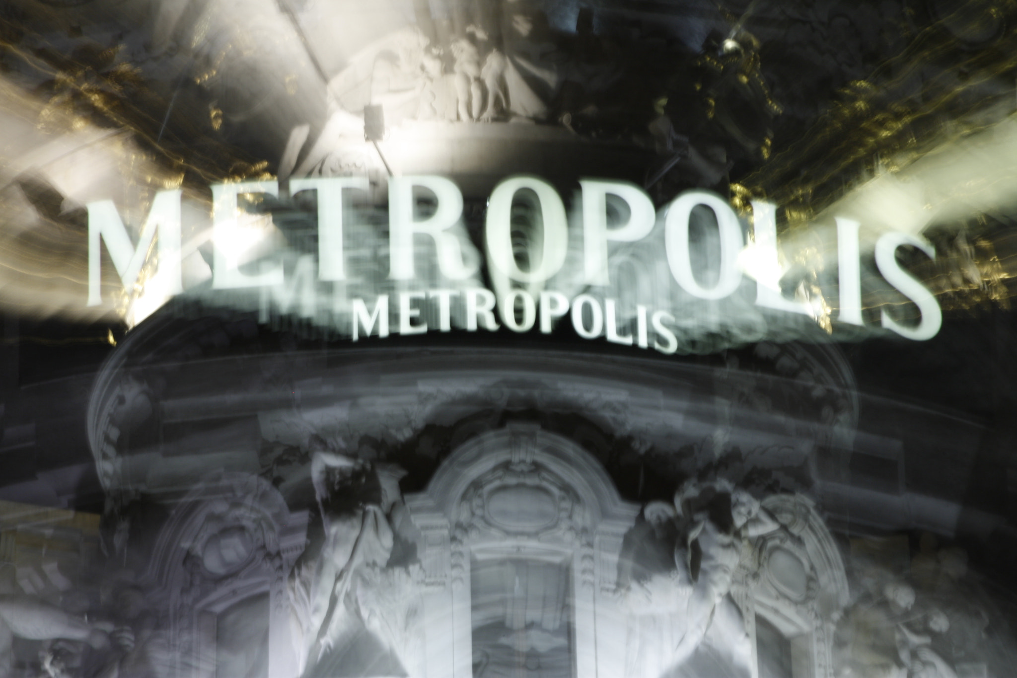 Canon EF 75-300mm f/4-5.6 USM sample photo. Metropolis photography