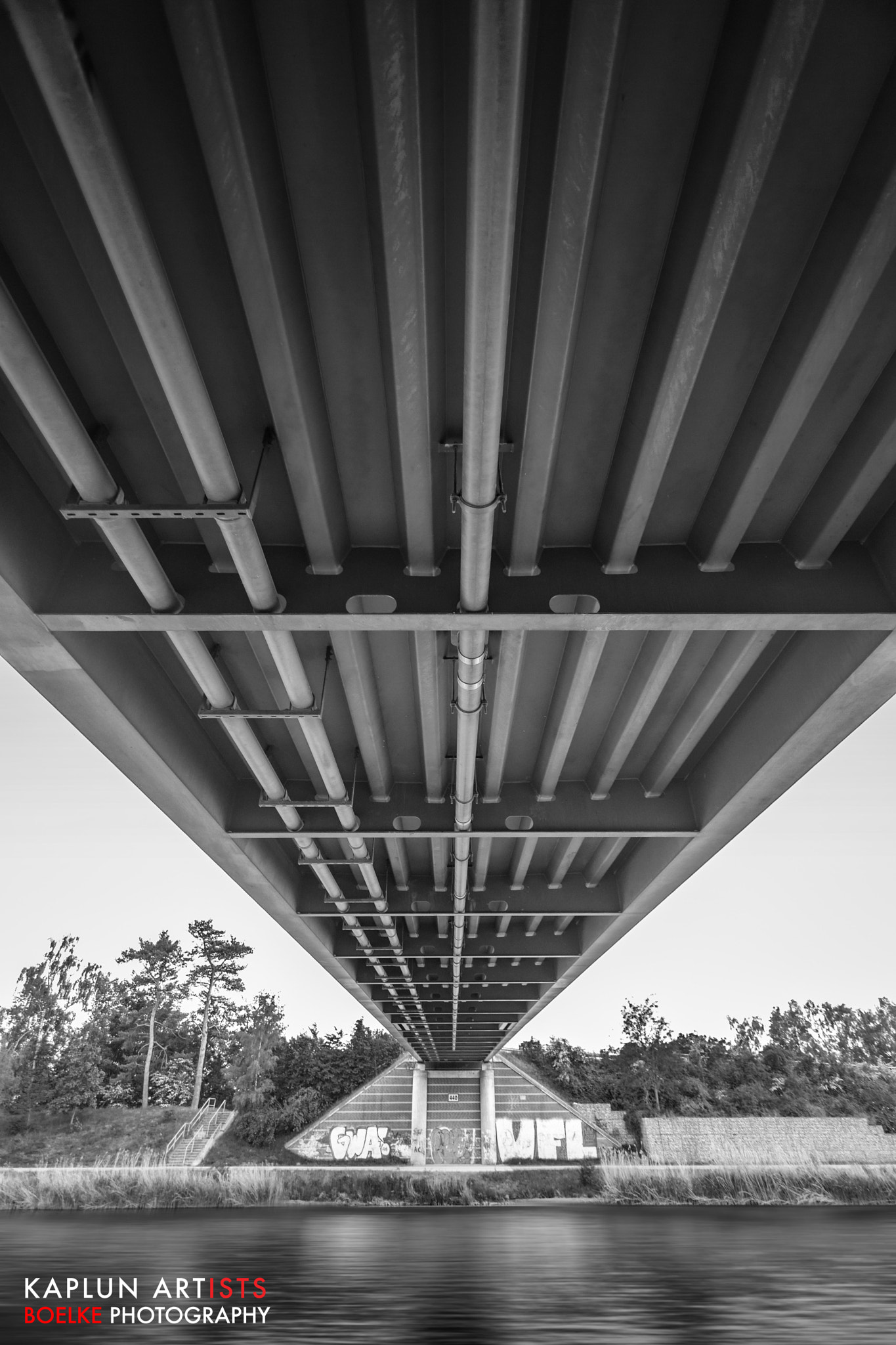 Canon EOS-1Ds Mark III sample photo. Under the bridge photography