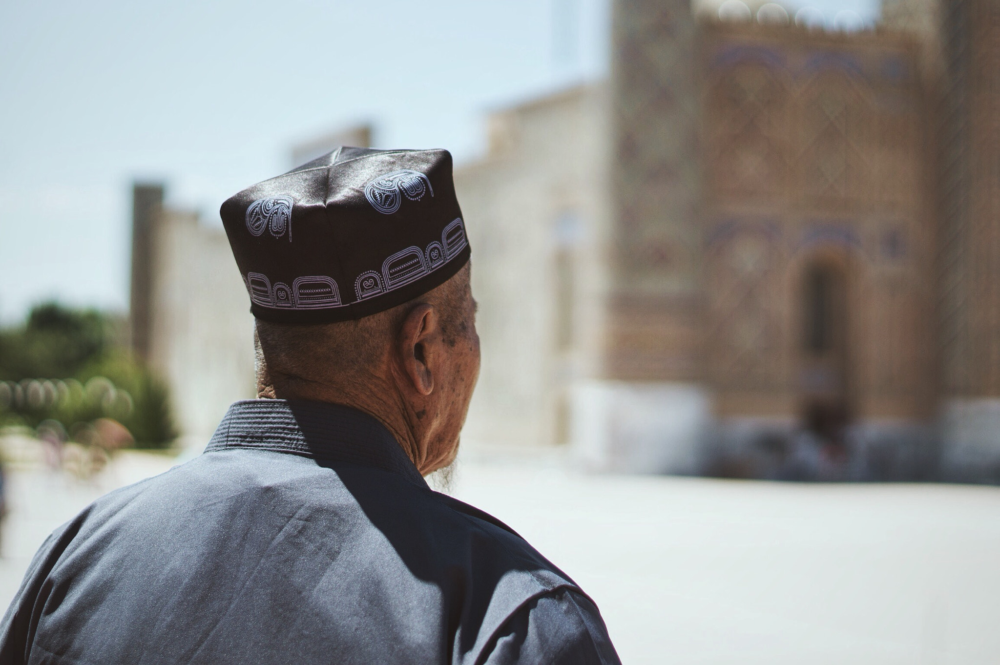 Sony SLT-A57 + Sony 50mm F1.4 sample photo. Old man photography