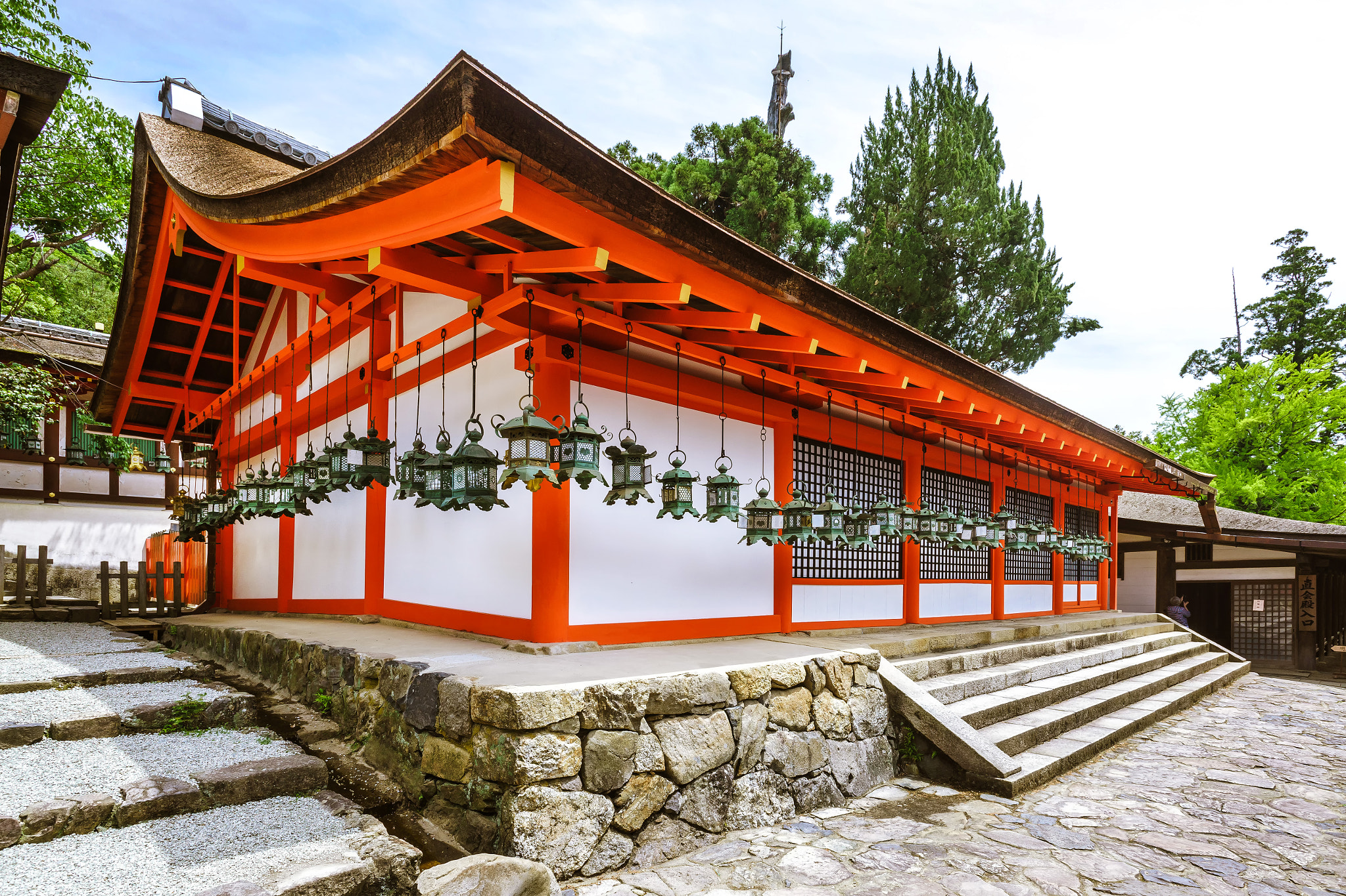 Sony a99 II + Sony Vario-Sonnar T* 16-35mm F2.8 ZA SSM sample photo. Kasuga taisha shinto shrine in nara, japan photography