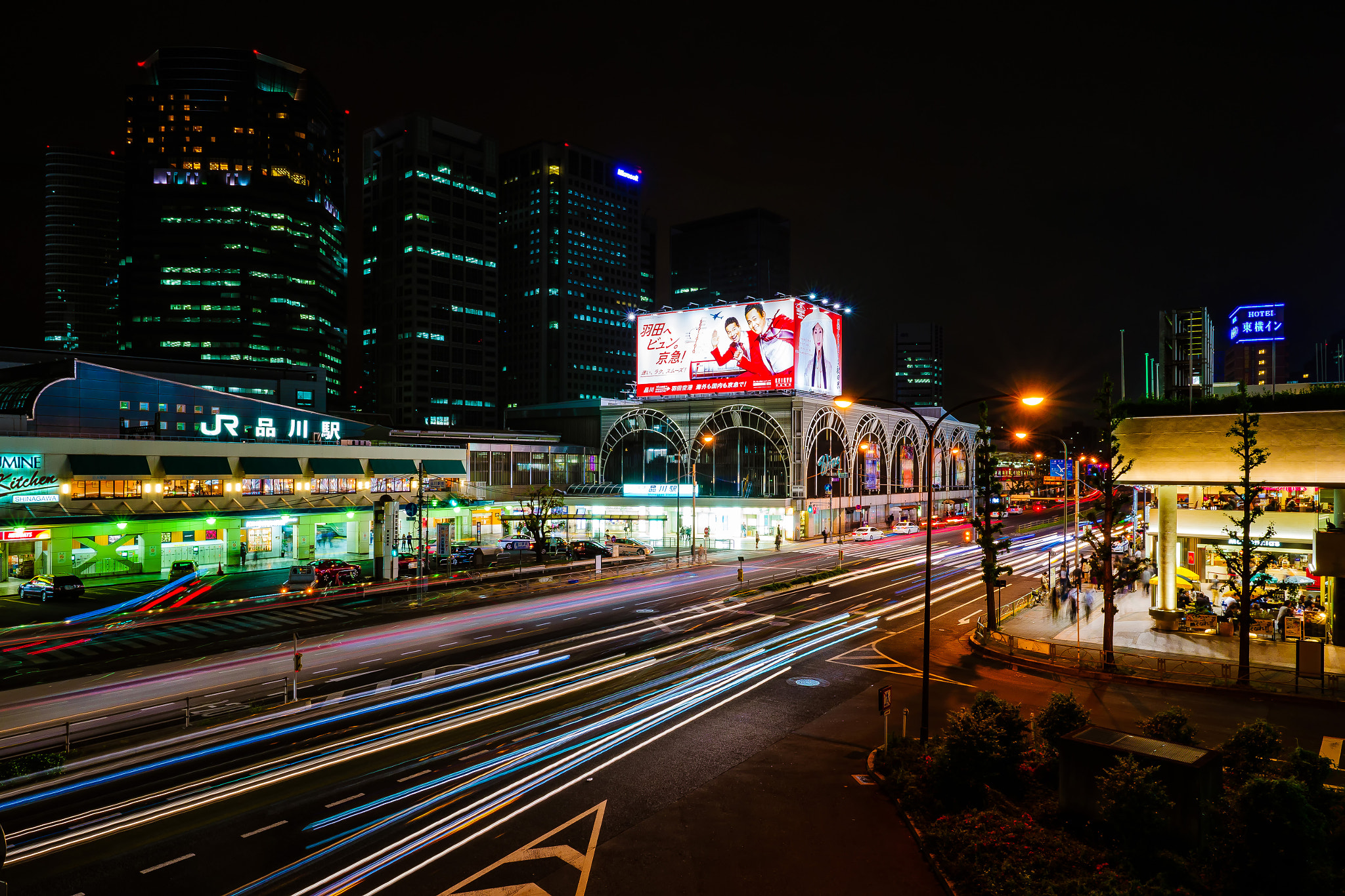 Sony a99 II + Sony Vario-Sonnar T* 16-35mm F2.8 ZA SSM sample photo. Shinagawa station in tokyo photography