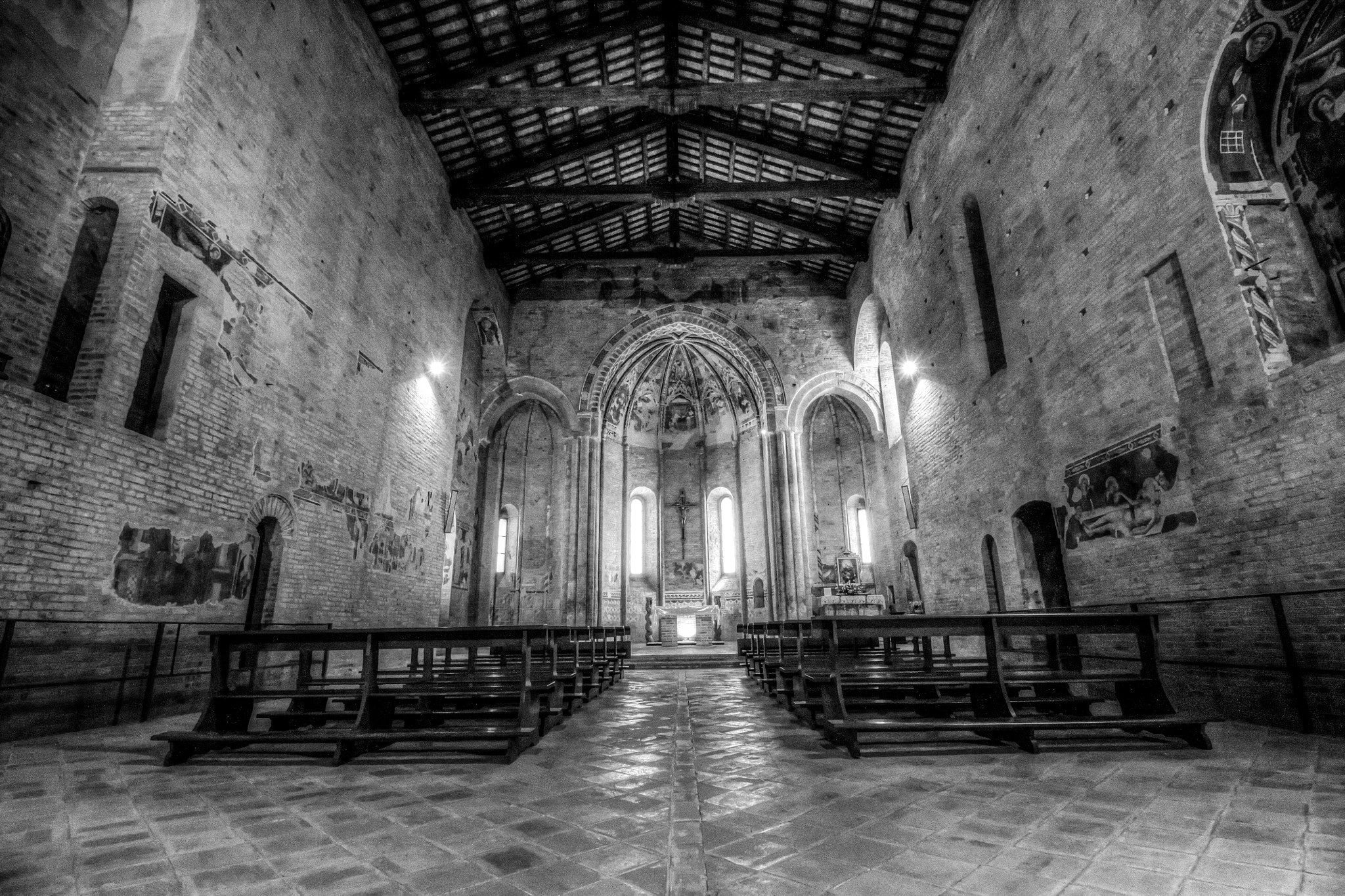 Canon EOS 1100D (EOS Rebel T3 / EOS Kiss X50) + Canon EF-S 10-18mm F4.5–5.6 IS STM sample photo. La chiesa photography