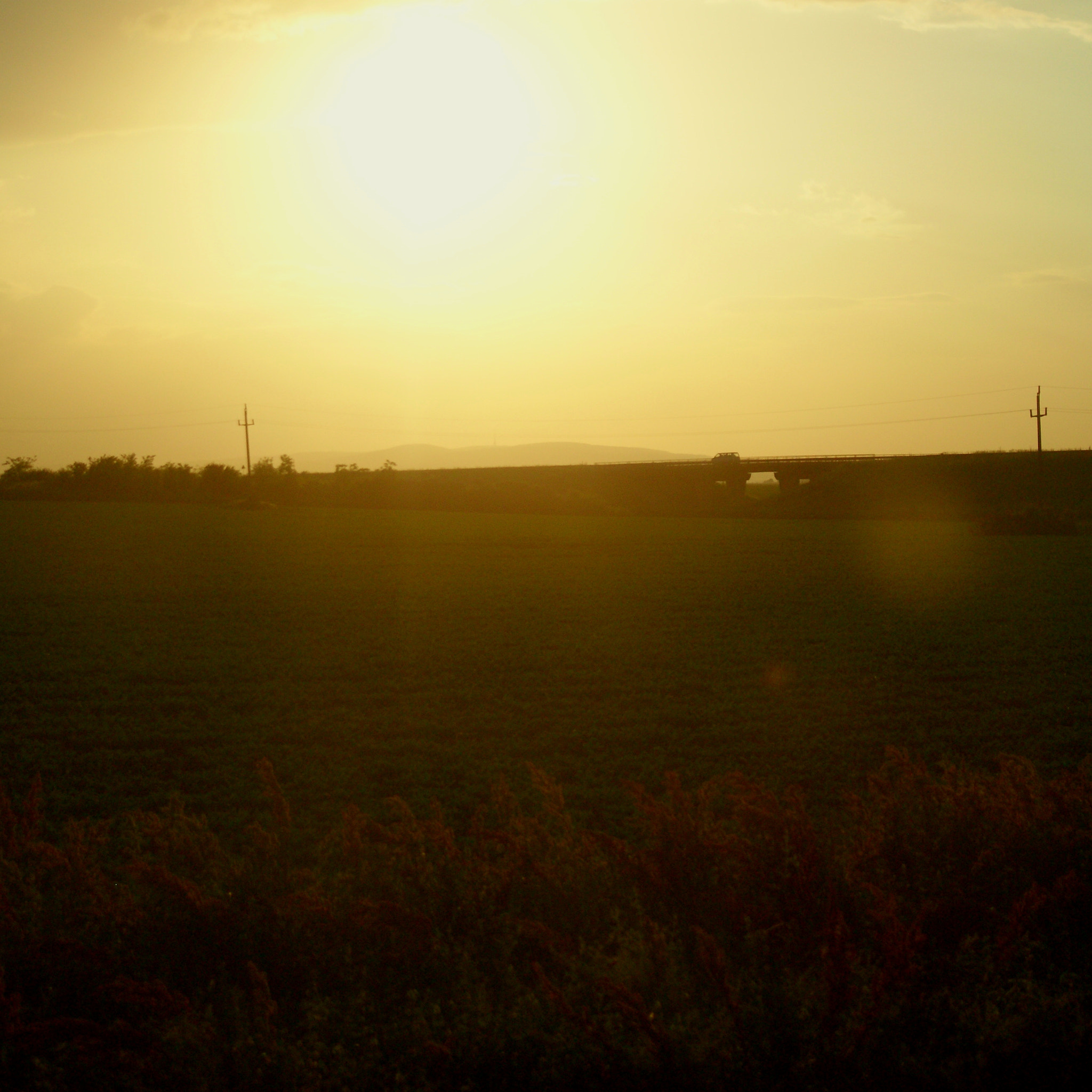 Minolta AF 35-105mm F3.5-4.5 New sample photo. Melting photography