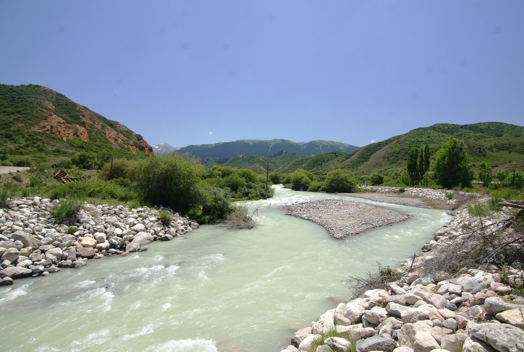 Sony Alpha DSLR-A550 + 20mm F2.8 sample photo. Kyrgyzstan -- barskaun gorge photography