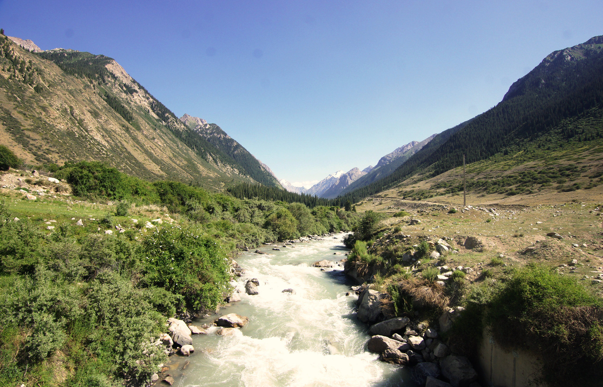 Sony Alpha DSLR-A550 + 20mm F2.8 sample photo. Kyrgyzstan -- barskaun gorge photography